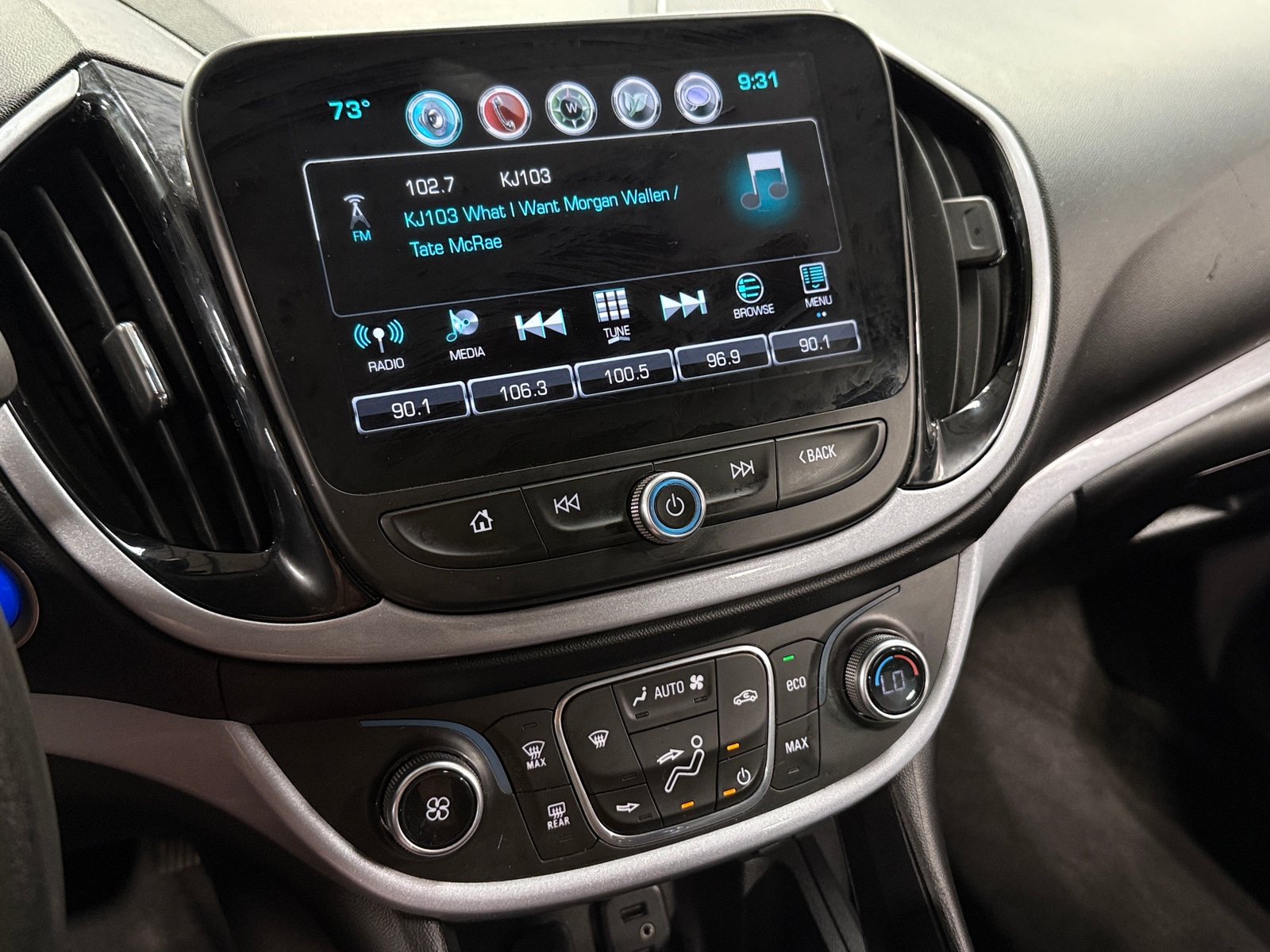 Thumbnail: 2018 Chevrolet Volt - 4