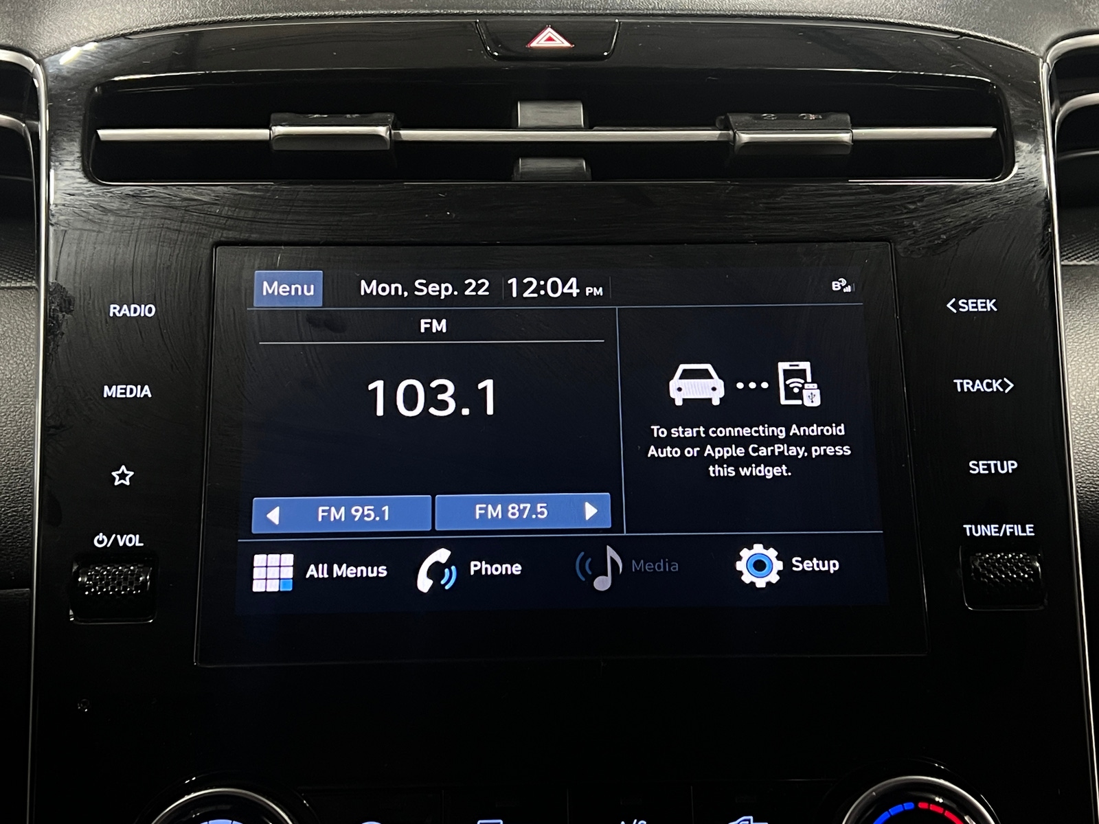 Thumbnail: 2023 Hyundai Santa Cruz - 4