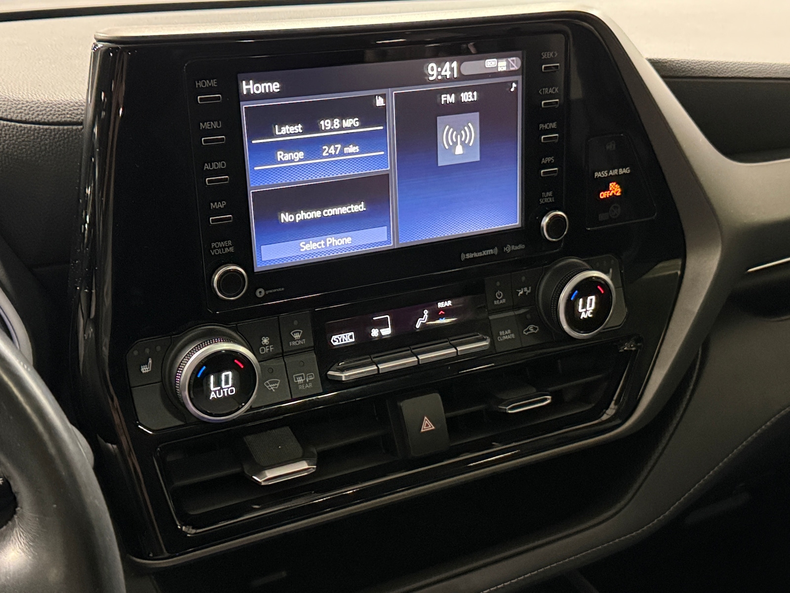 Thumbnail: 2021 Toyota Highlander - 3