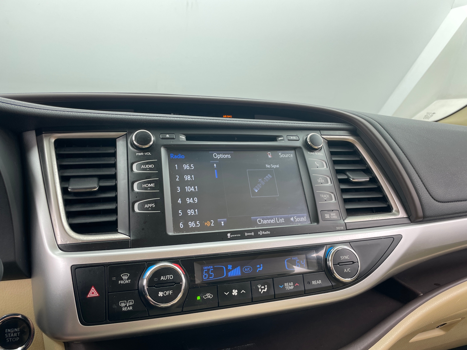 Thumbnail: 2016 Toyota Highlander - 3