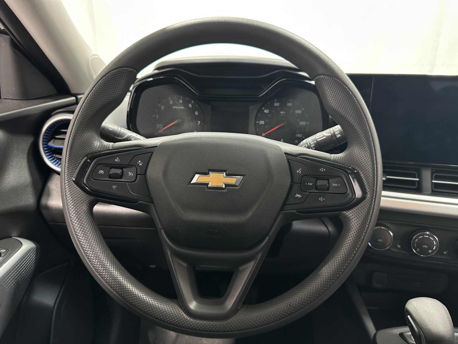 Thumbnail: 2024 Chevrolet Trax - 5