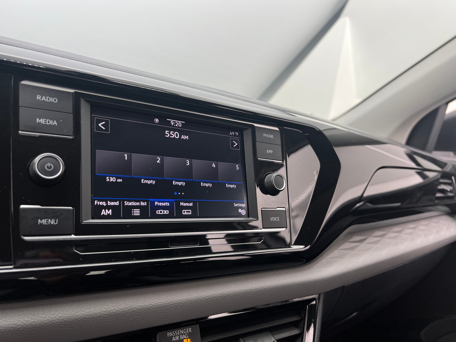 Thumbnail: 2023 Volkswagen Taos - 4