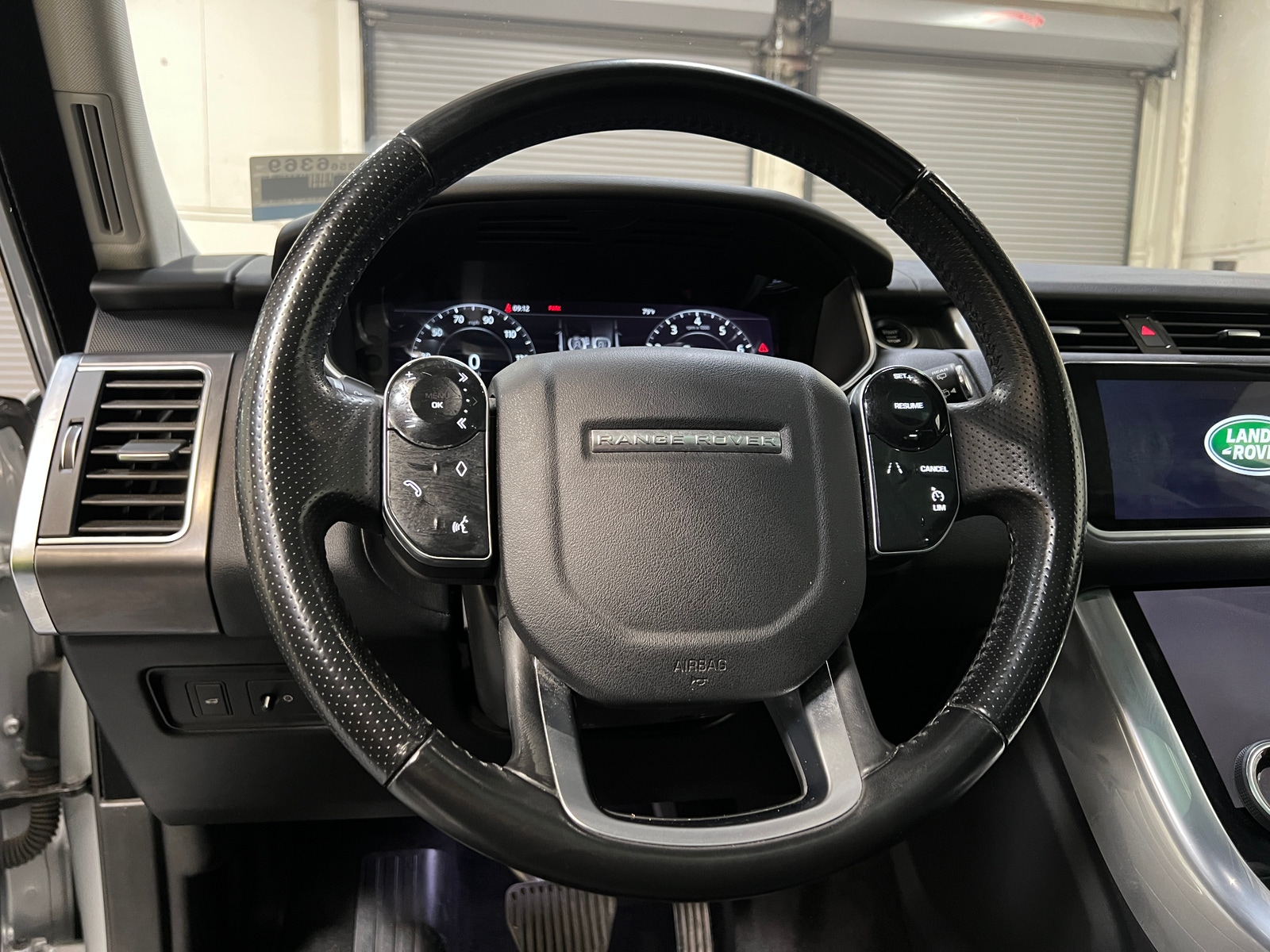 Thumbnail: 2018 Land Rover Range Rover Sport - 4