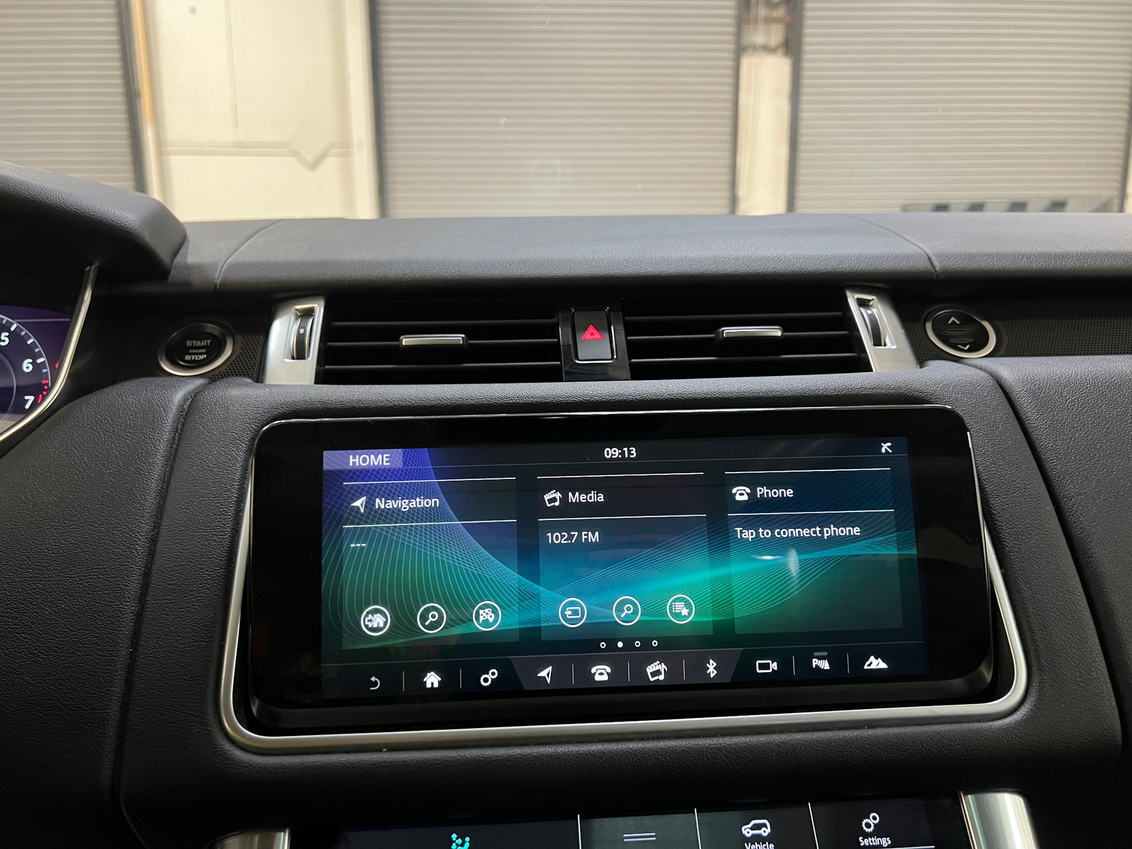 Thumbnail: 2018 Land Rover Range Rover Sport - 3