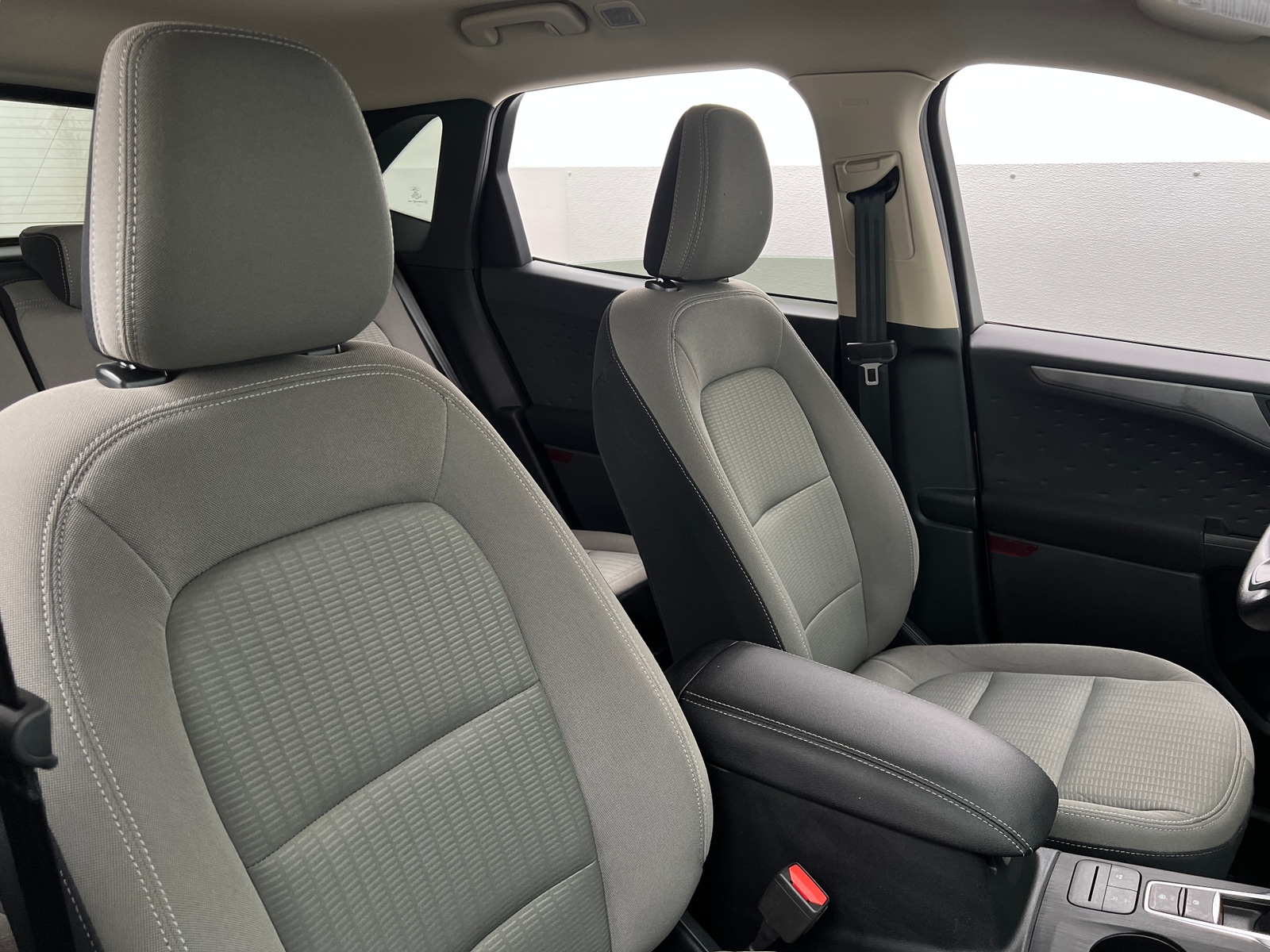 Thumbnail: 2020 Ford Escape - 2