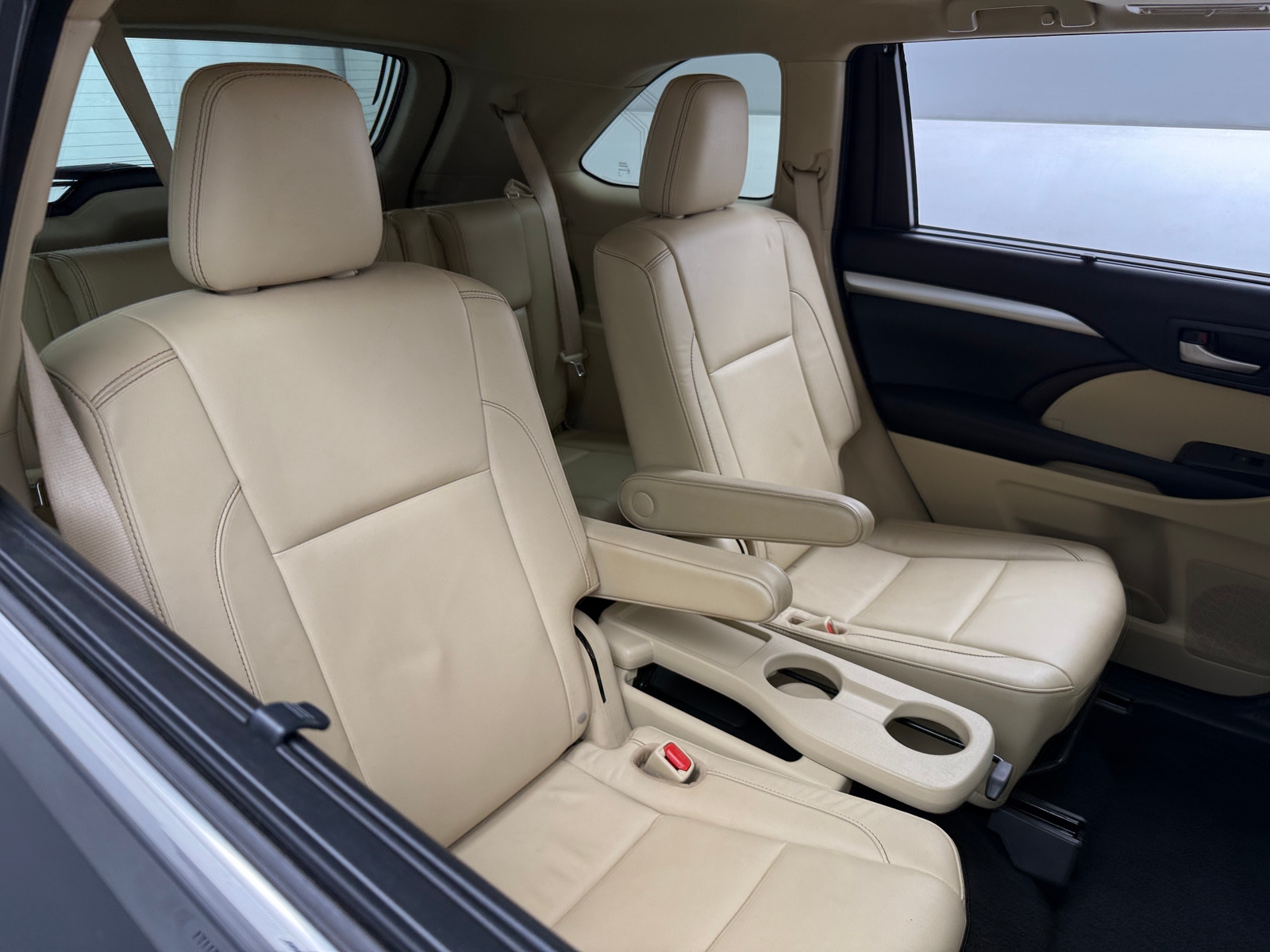 Thumbnail: 2016 Toyota Highlander - 5