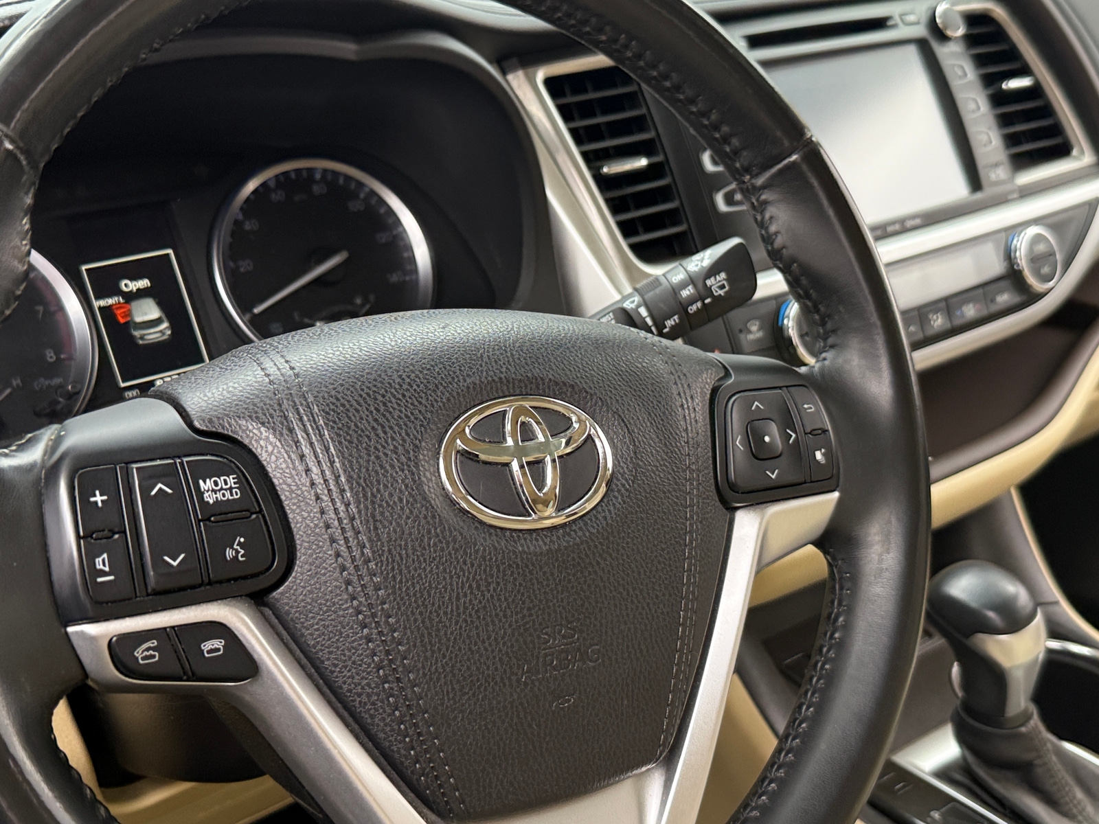 Thumbnail: 2016 Toyota Highlander - 4