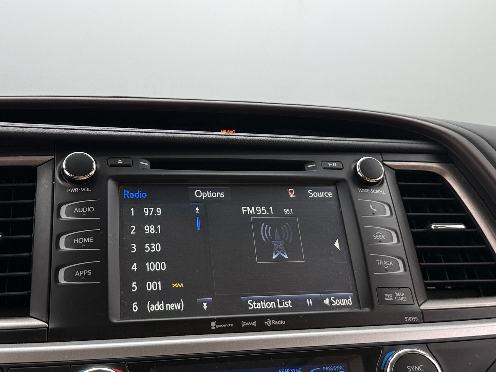 Thumbnail: 2016 Toyota Highlander - 3