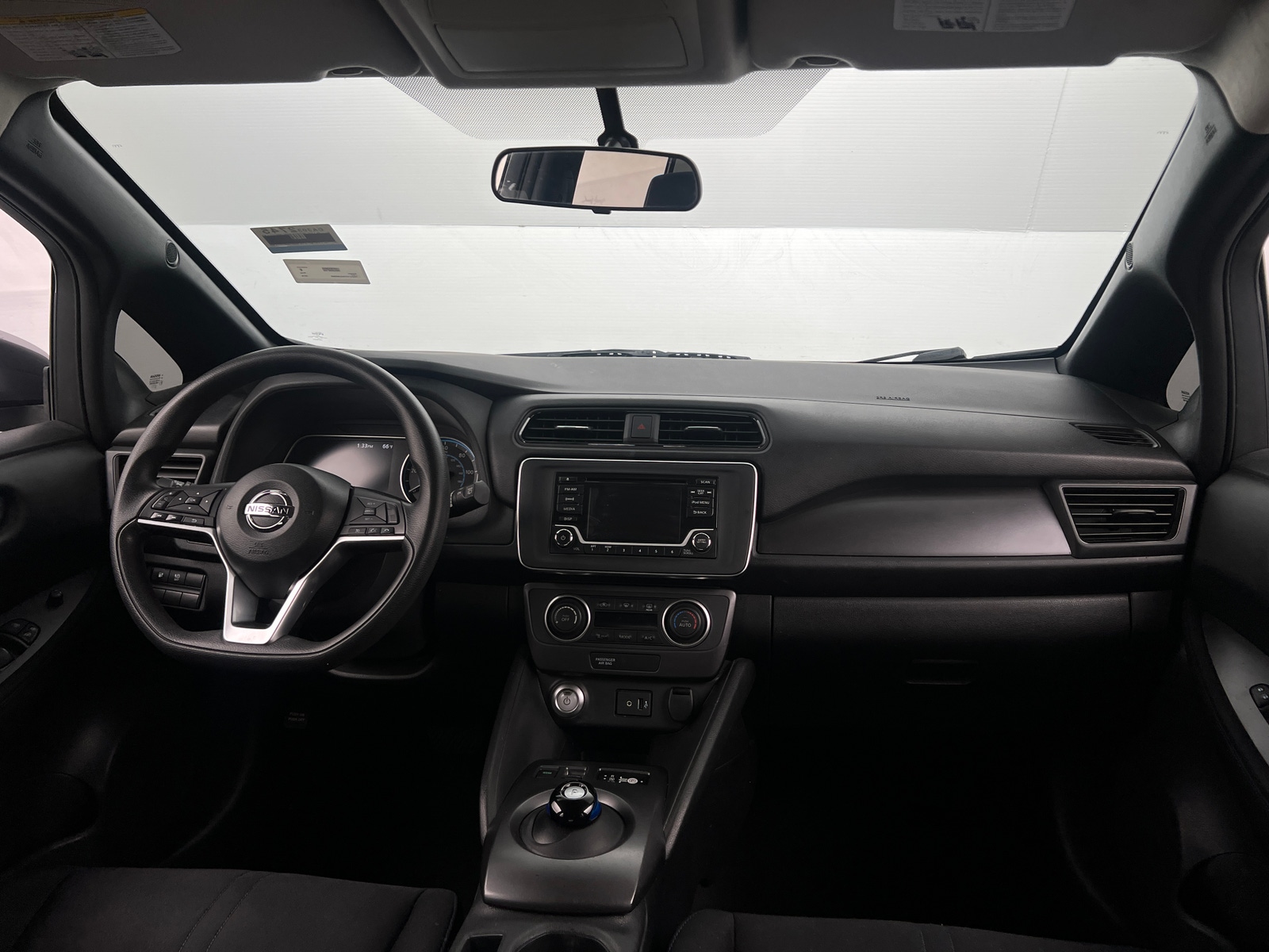 Thumbnail: 2018 Nissan Leaf - 3