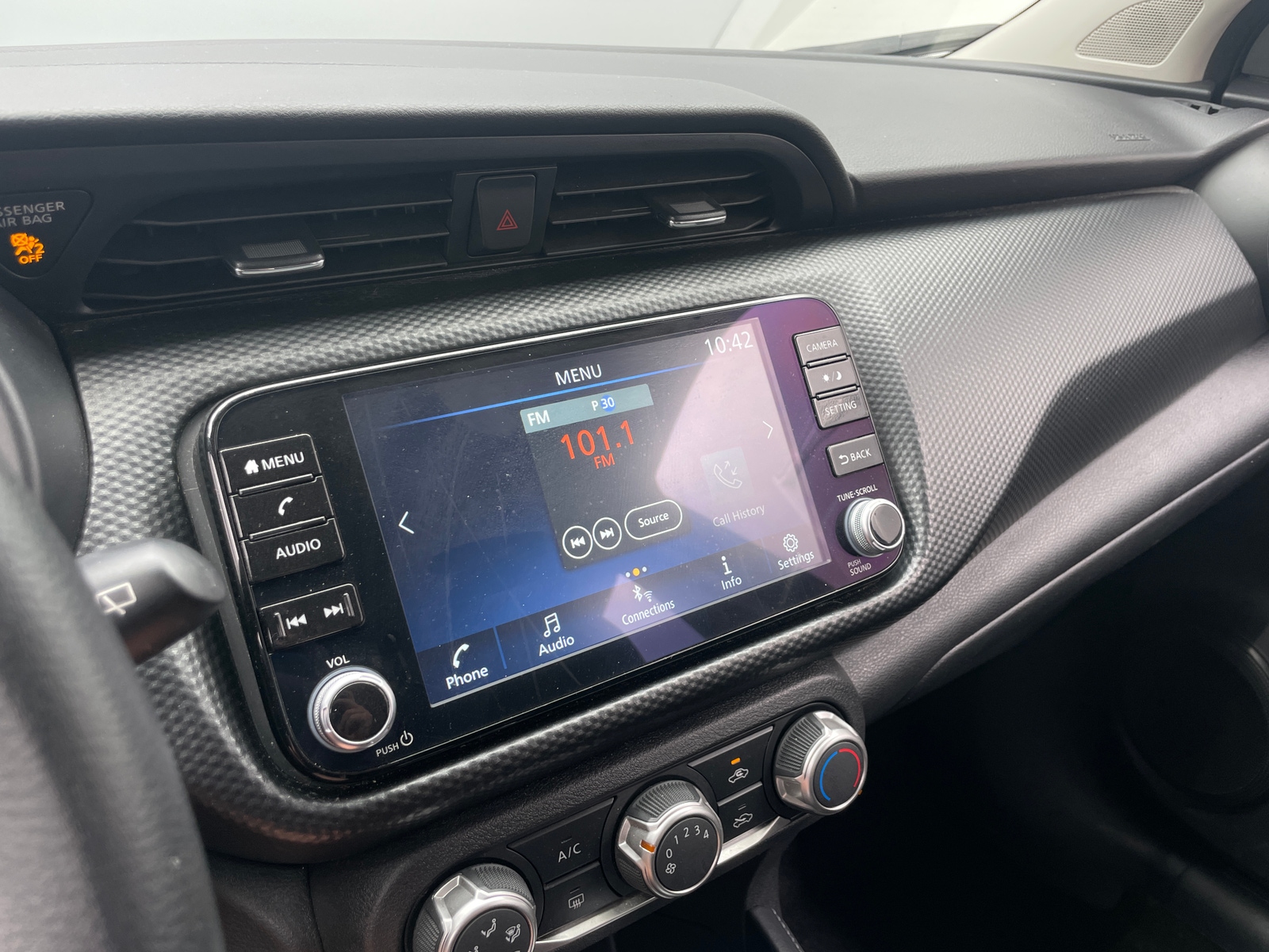 Thumbnail: 2024 Nissan Kicks - 4