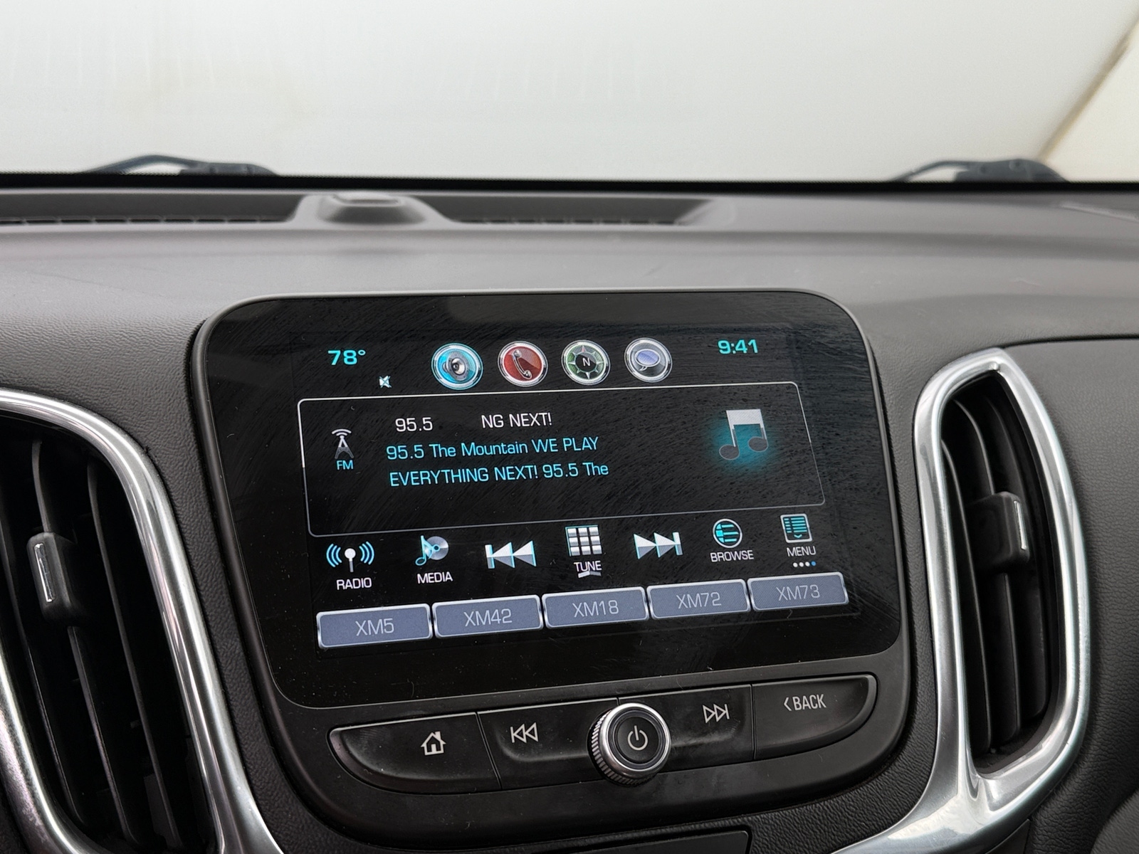 Thumbnail: 2018 Chevrolet Equinox - 4