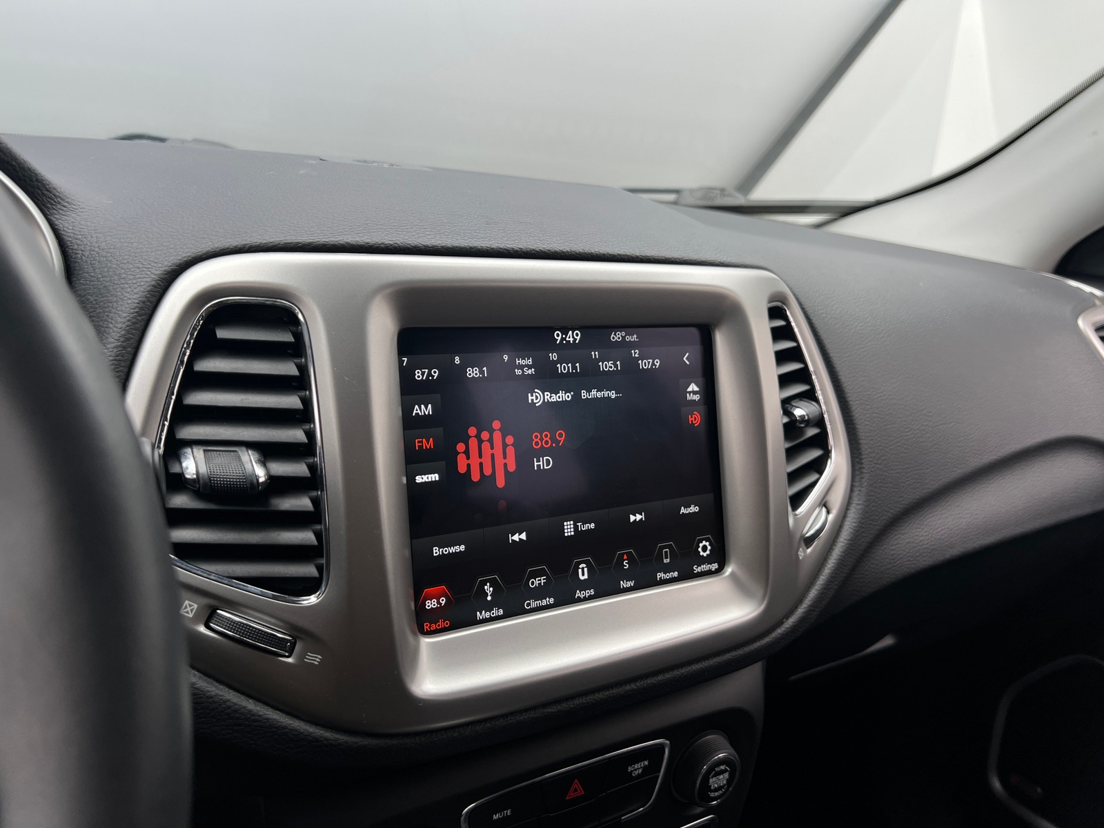 Thumbnail: 2018 Jeep Compass - 4