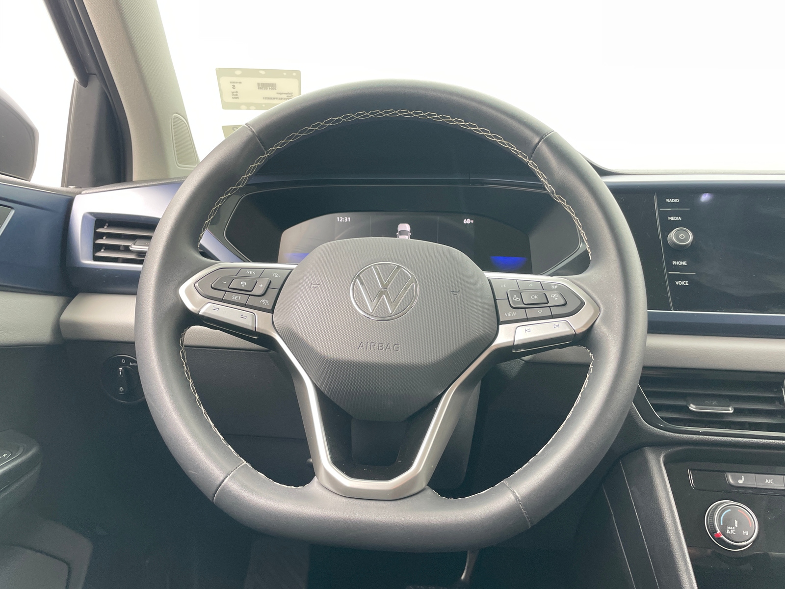 Thumbnail: 2023 Volkswagen Taos - 5