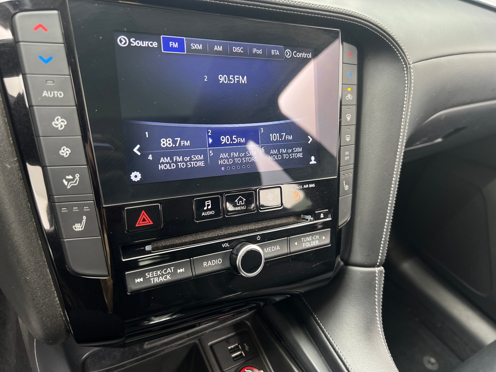 Thumbnail: 2019 INFINITI QX50 - 3