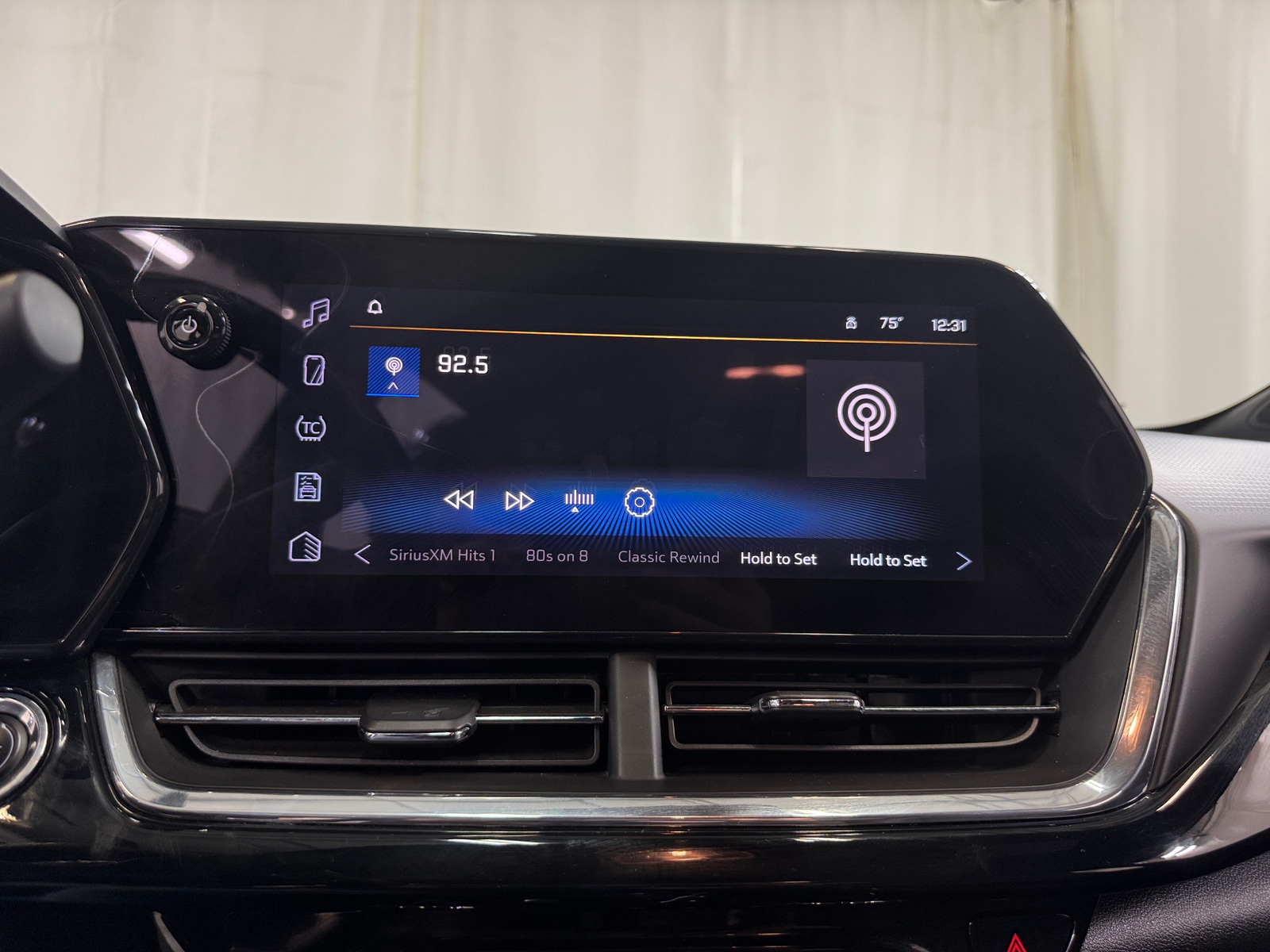 Thumbnail: 2024 Chevrolet Trax - 3