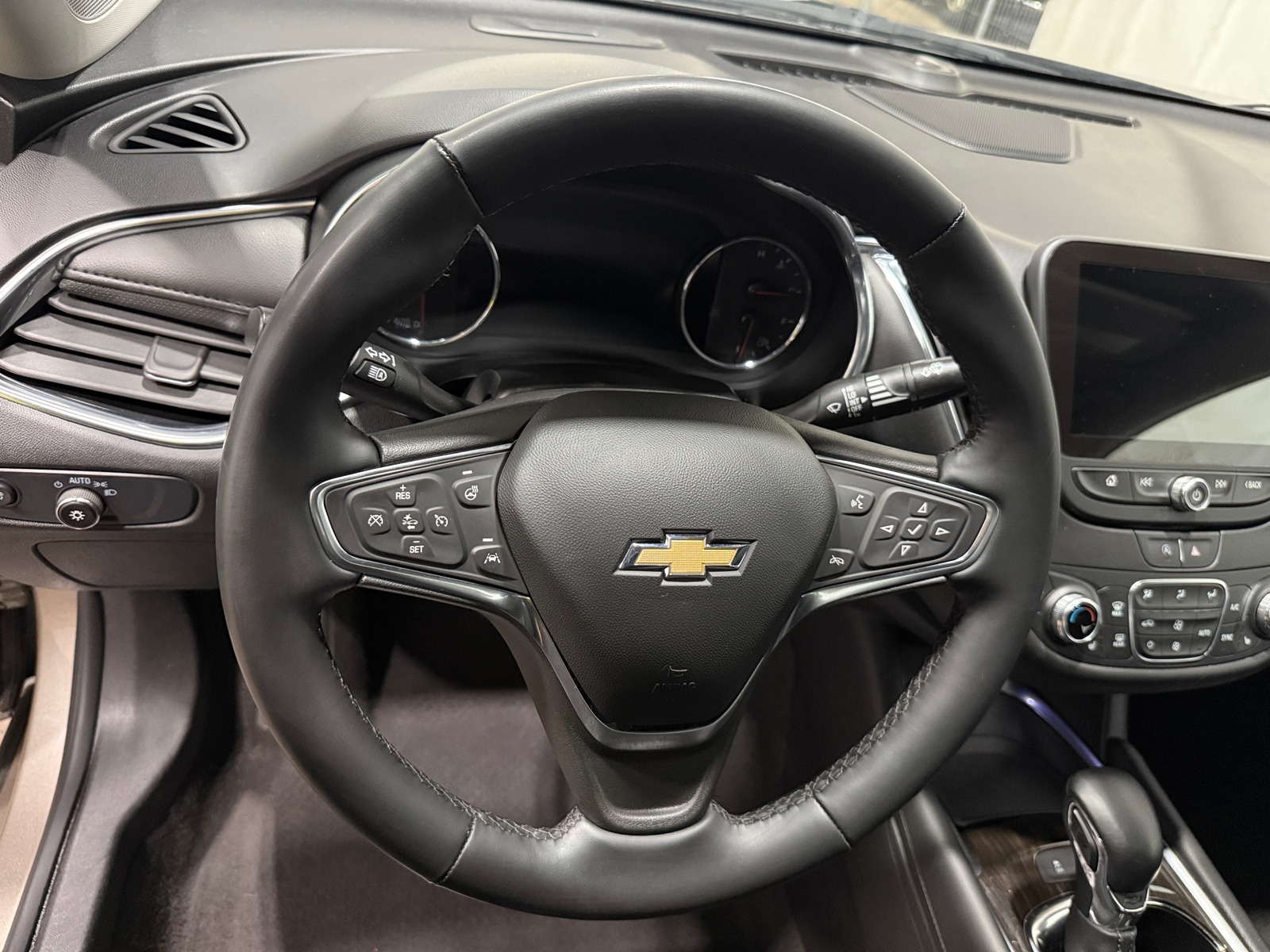 Thumbnail: 2024 Chevrolet Malibu - 4