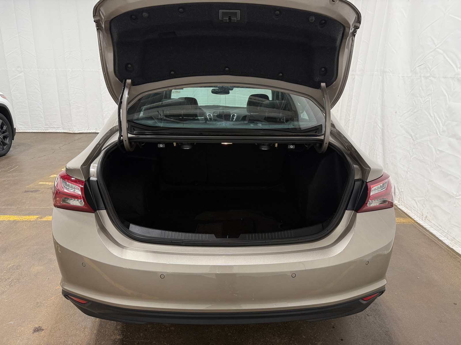 Thumbnail: 2024 Chevrolet Malibu - 6