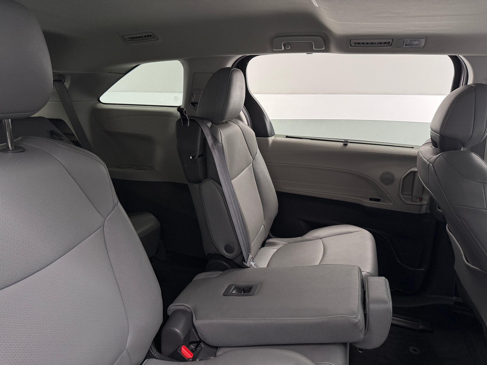 Thumbnail: 2024 Toyota Sienna - 5
