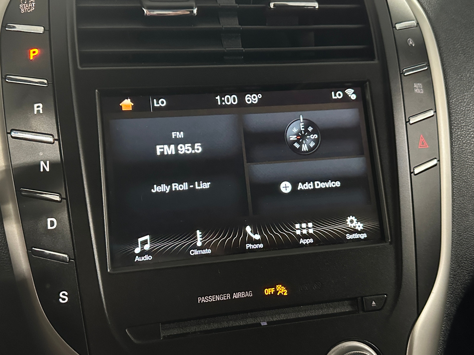 Thumbnail: 2017 Lincoln MKC - 3