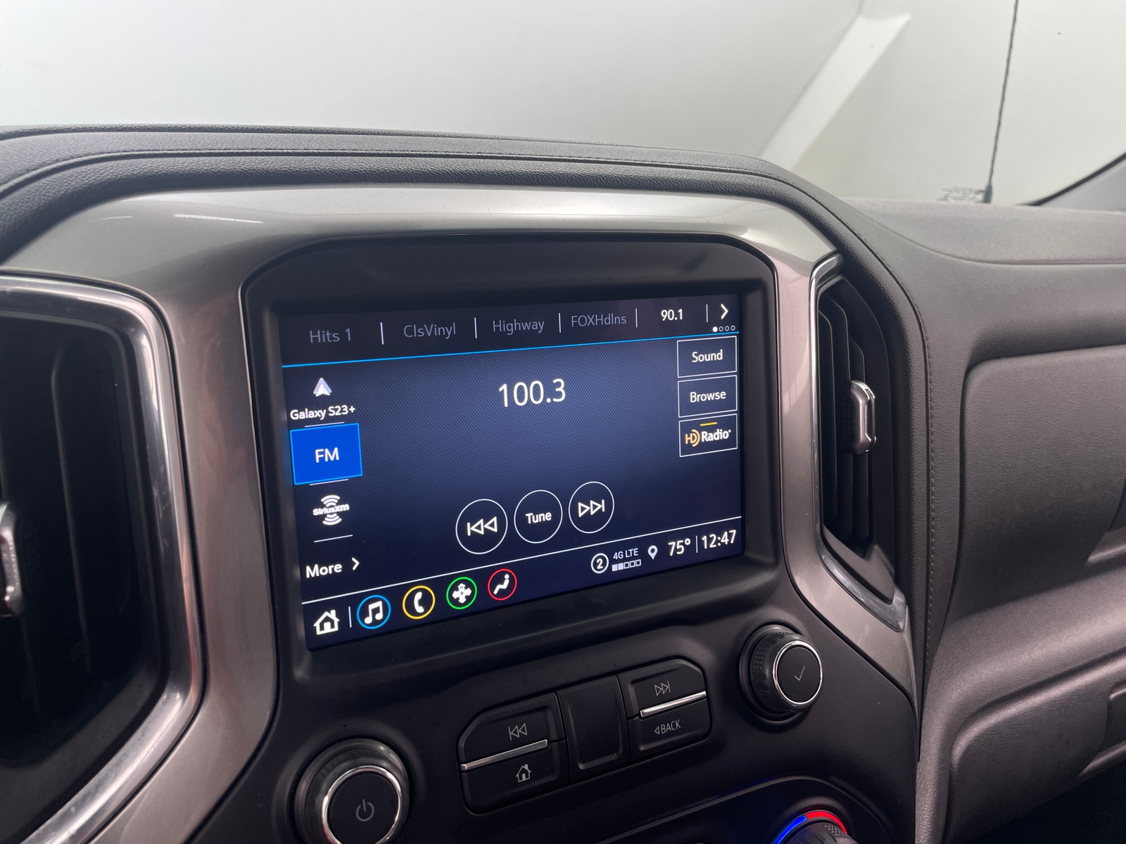 Thumbnail: 2021 Chevrolet Silverado 1500 - 4