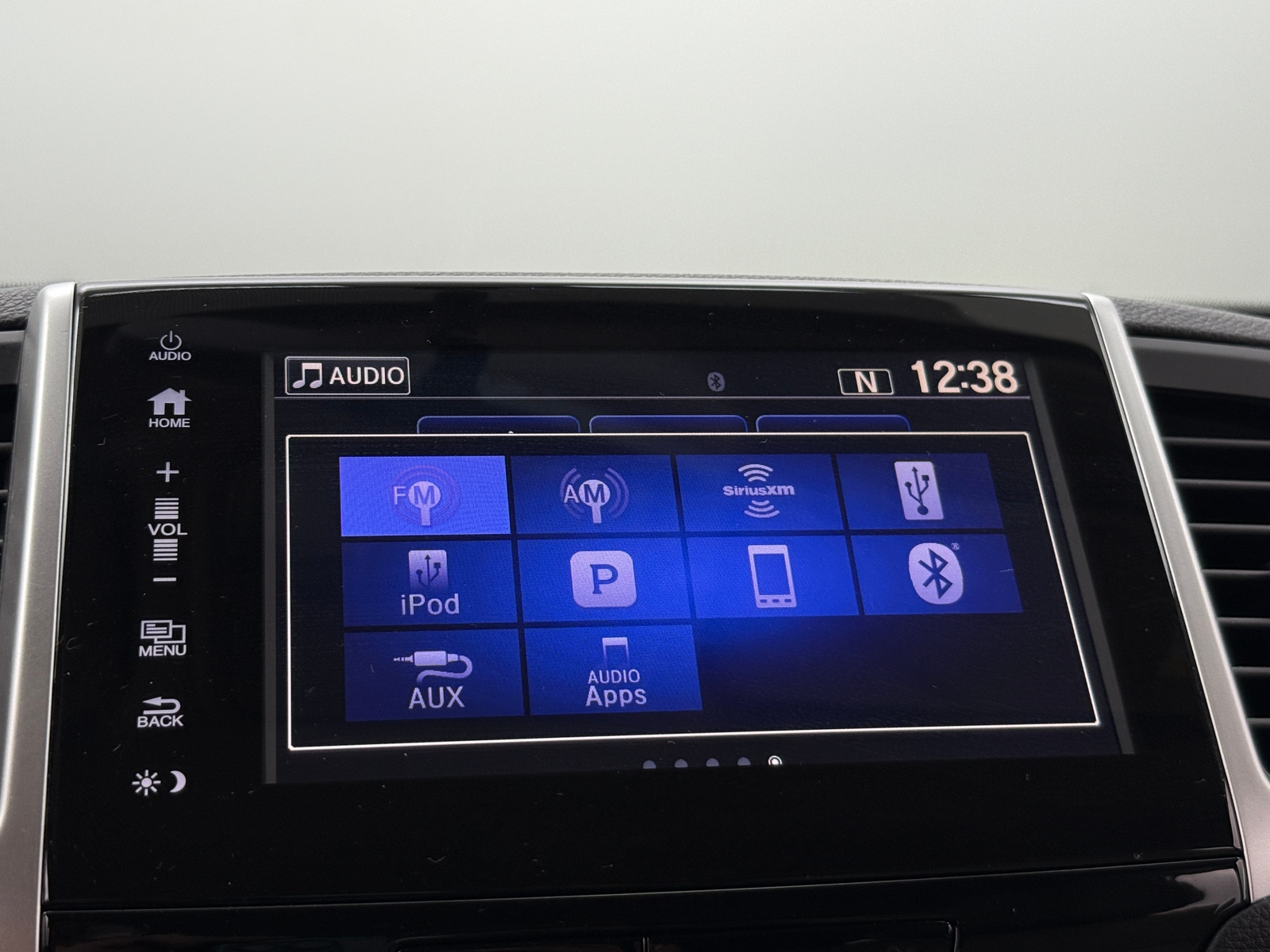 Thumbnail: 2017 Honda Pilot - 4