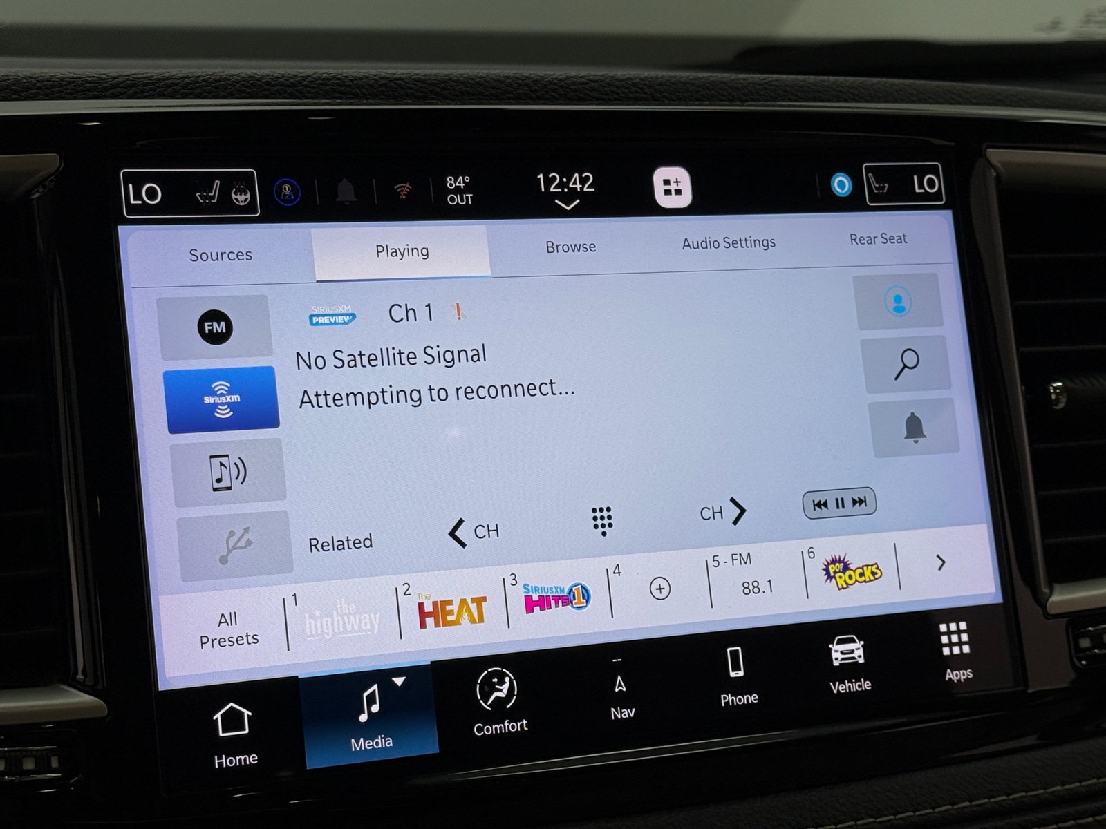 Thumbnail: 2021 Chrysler Pacifica - 3