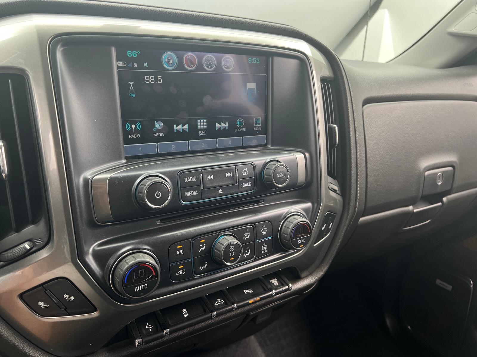 Thumbnail: 2019 Chevrolet Silverado 2500 - 3