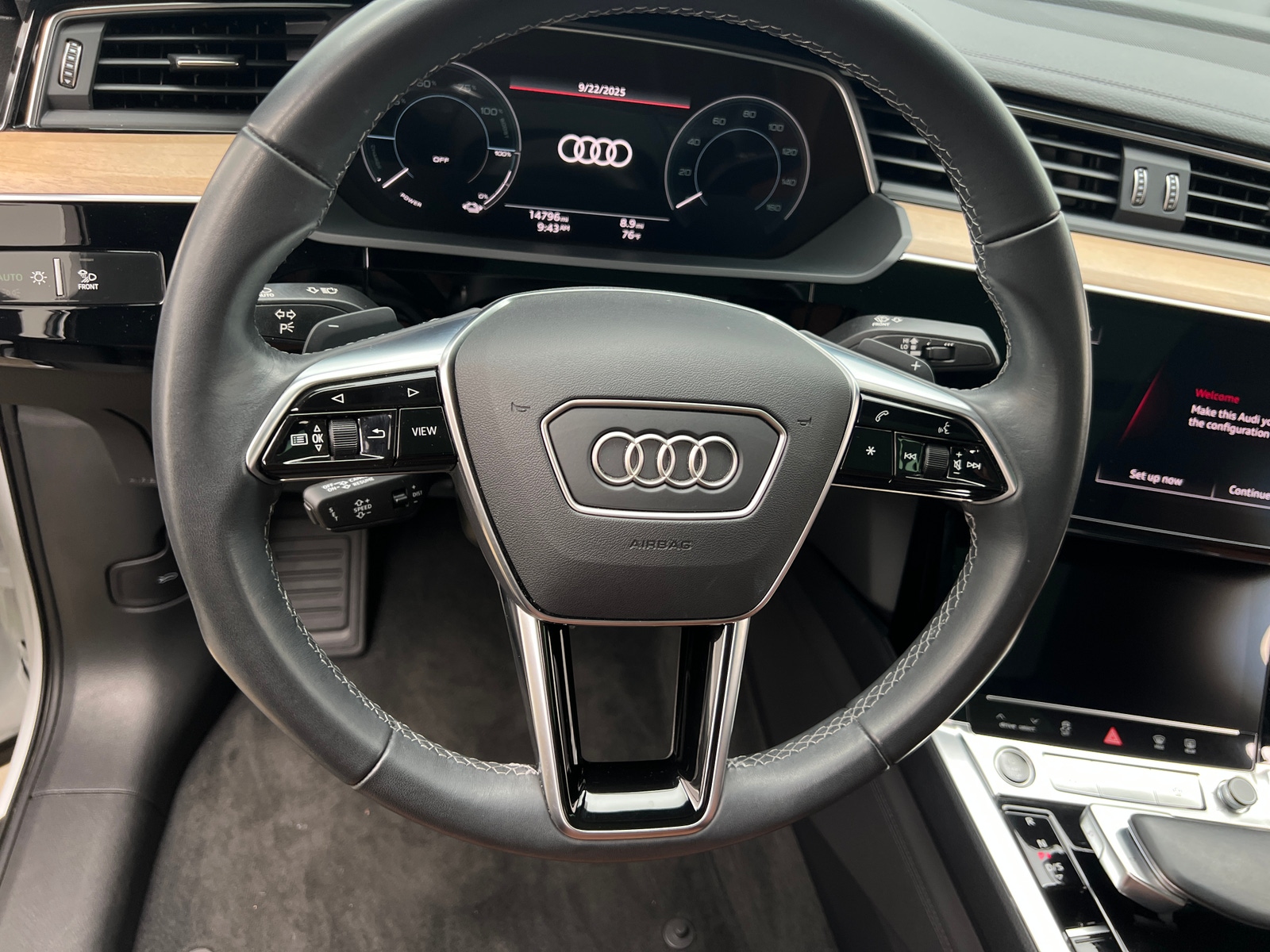 Thumbnail: 2024 Audi Q8 e-tron - 4