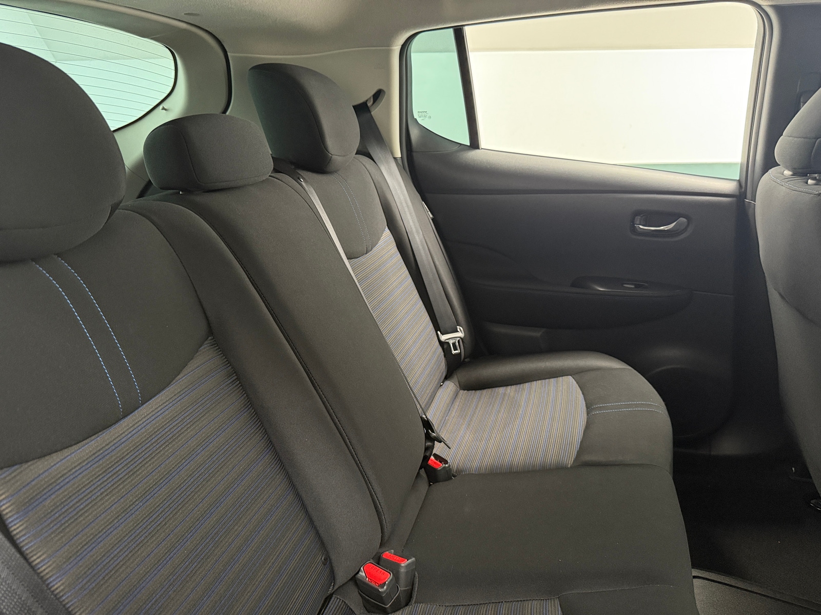 Thumbnail: 2022 Nissan Leaf - 6