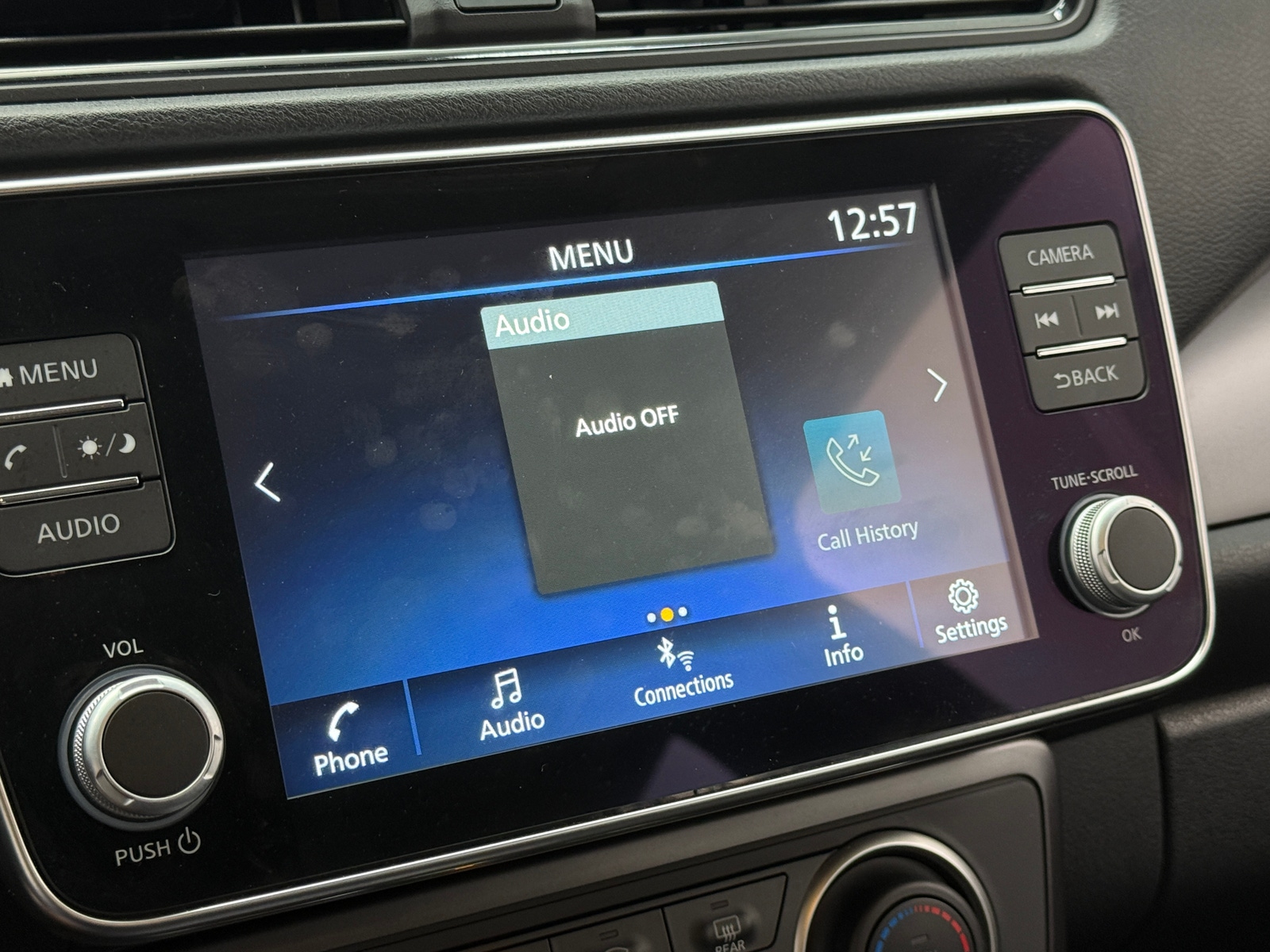 Thumbnail: 2022 Nissan Leaf - 4