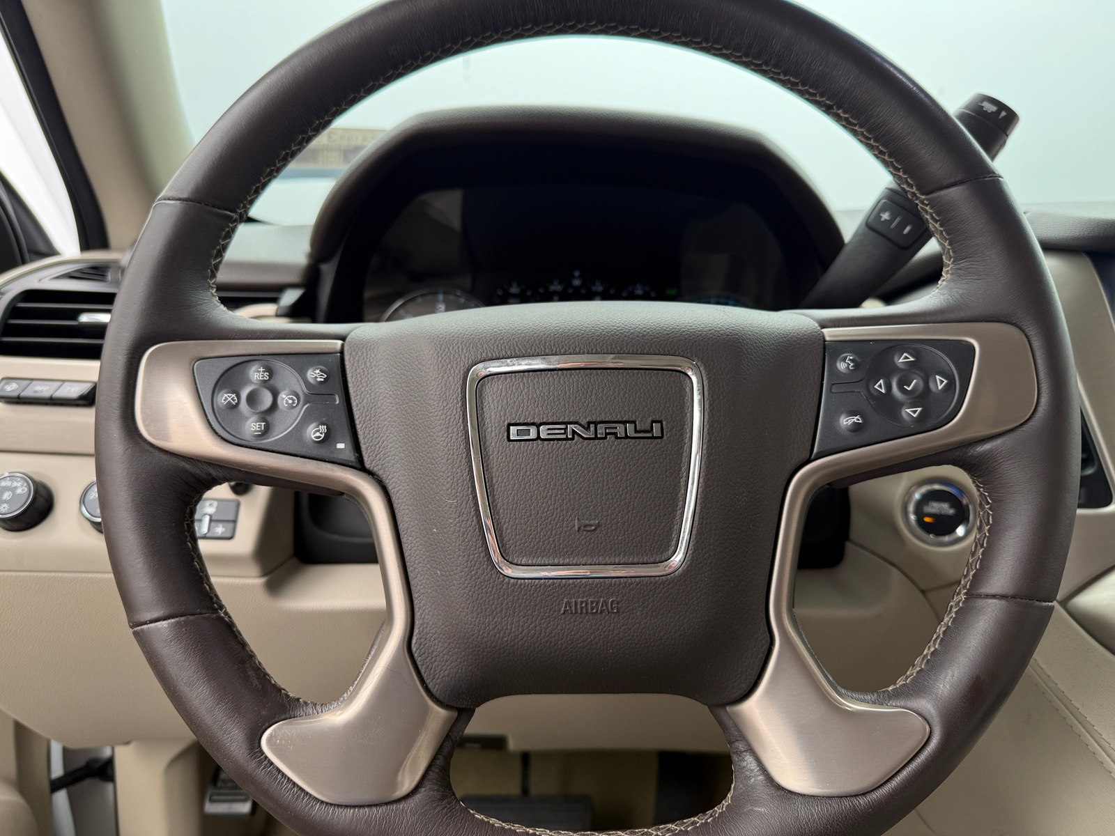 Thumbnail: 2017 GMC Yukon XL - 4