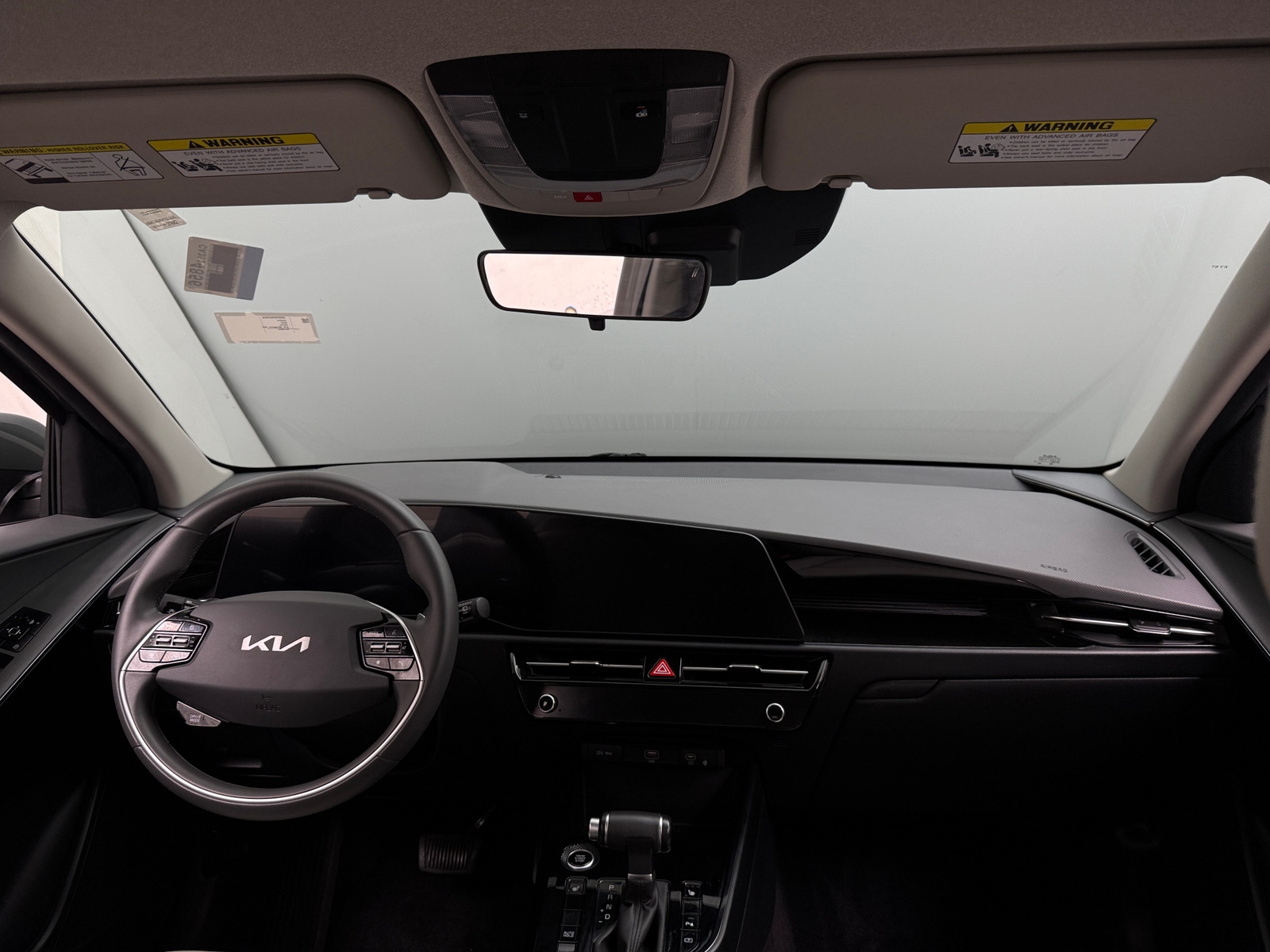 Thumbnail: 2024 Kia Niro - 3