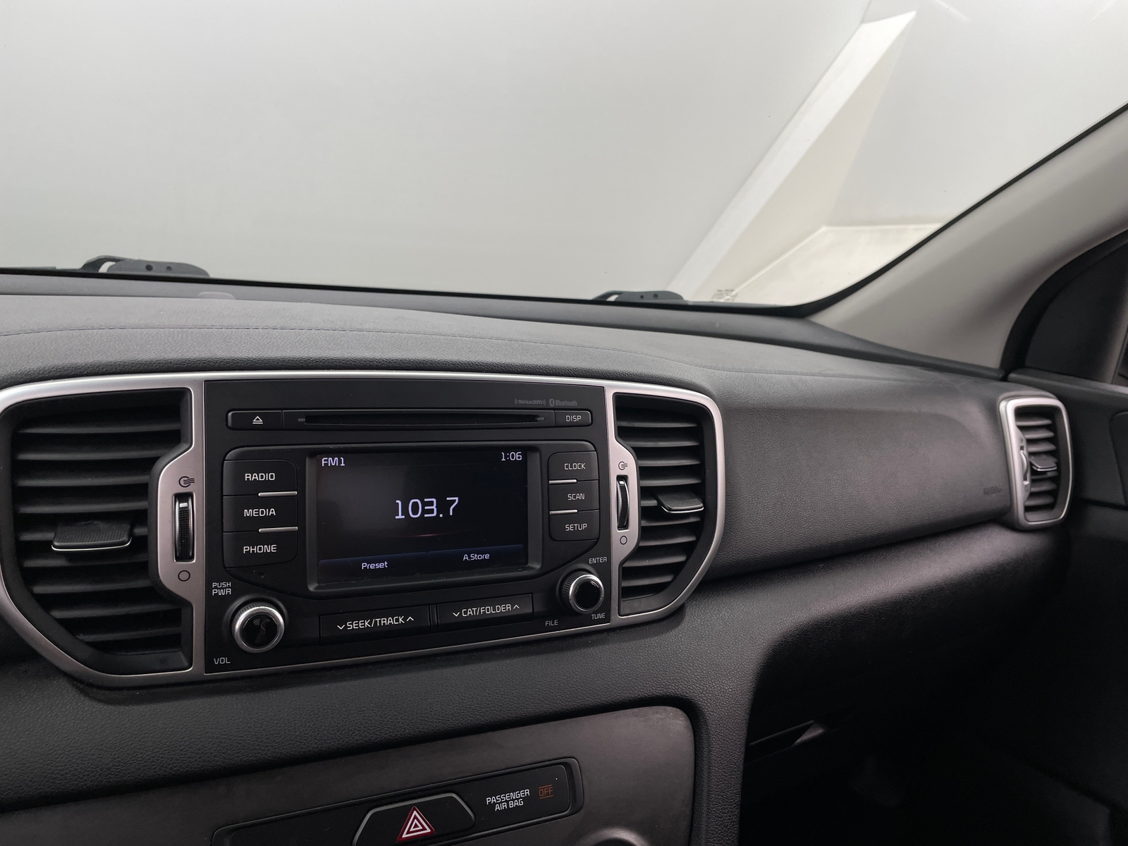 Thumbnail: 2017 Kia Sportage - 4