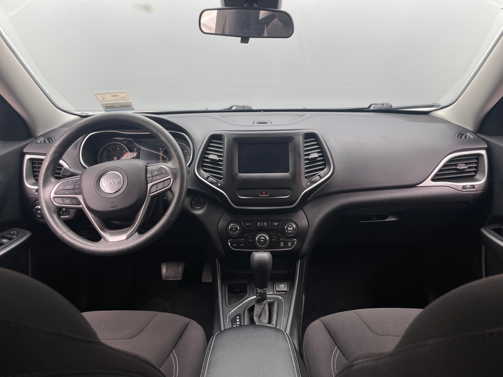 Thumbnail: 2019 Jeep Cherokee - 3