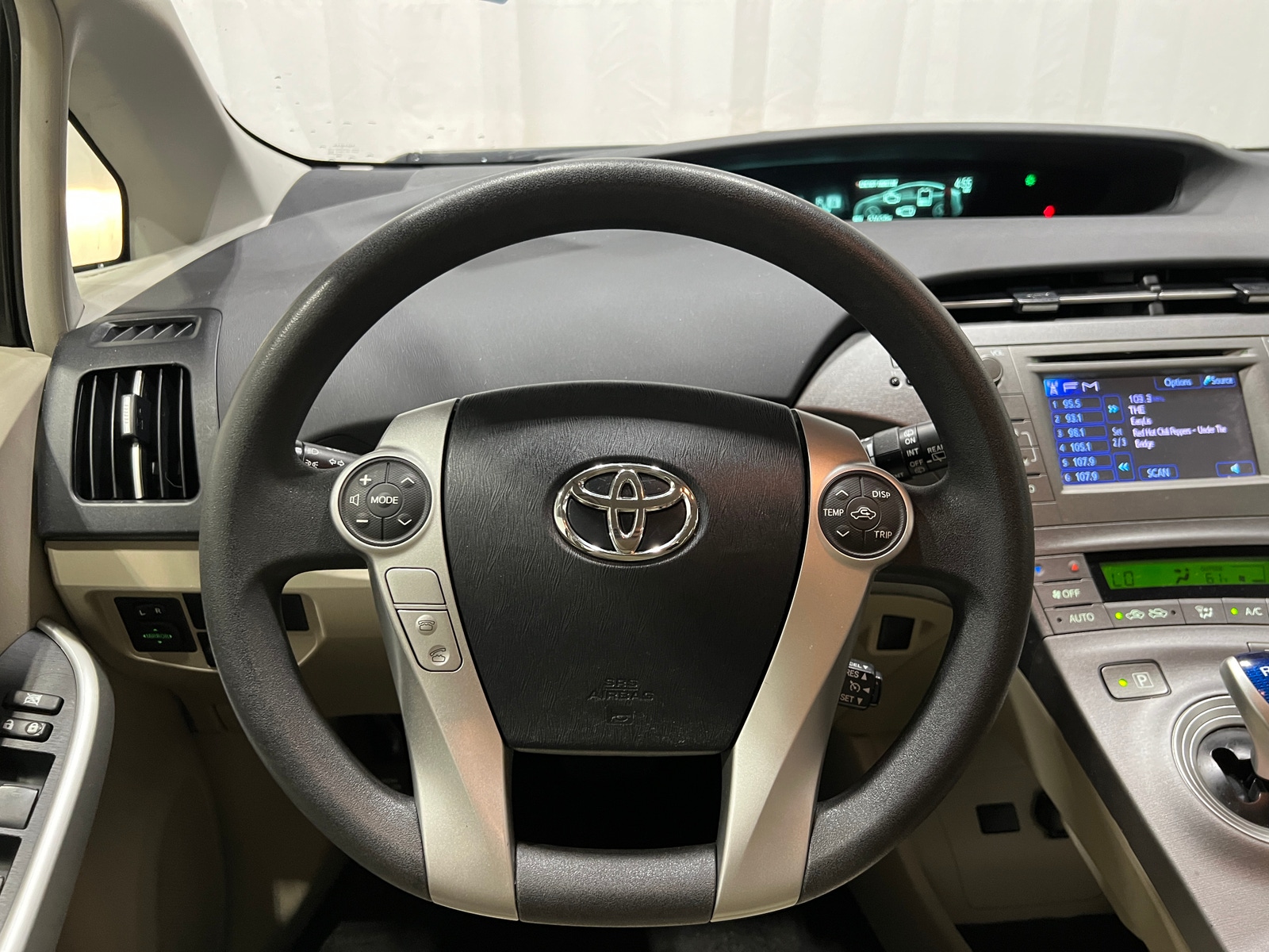 Thumbnail: 2015 Toyota Prius - 5