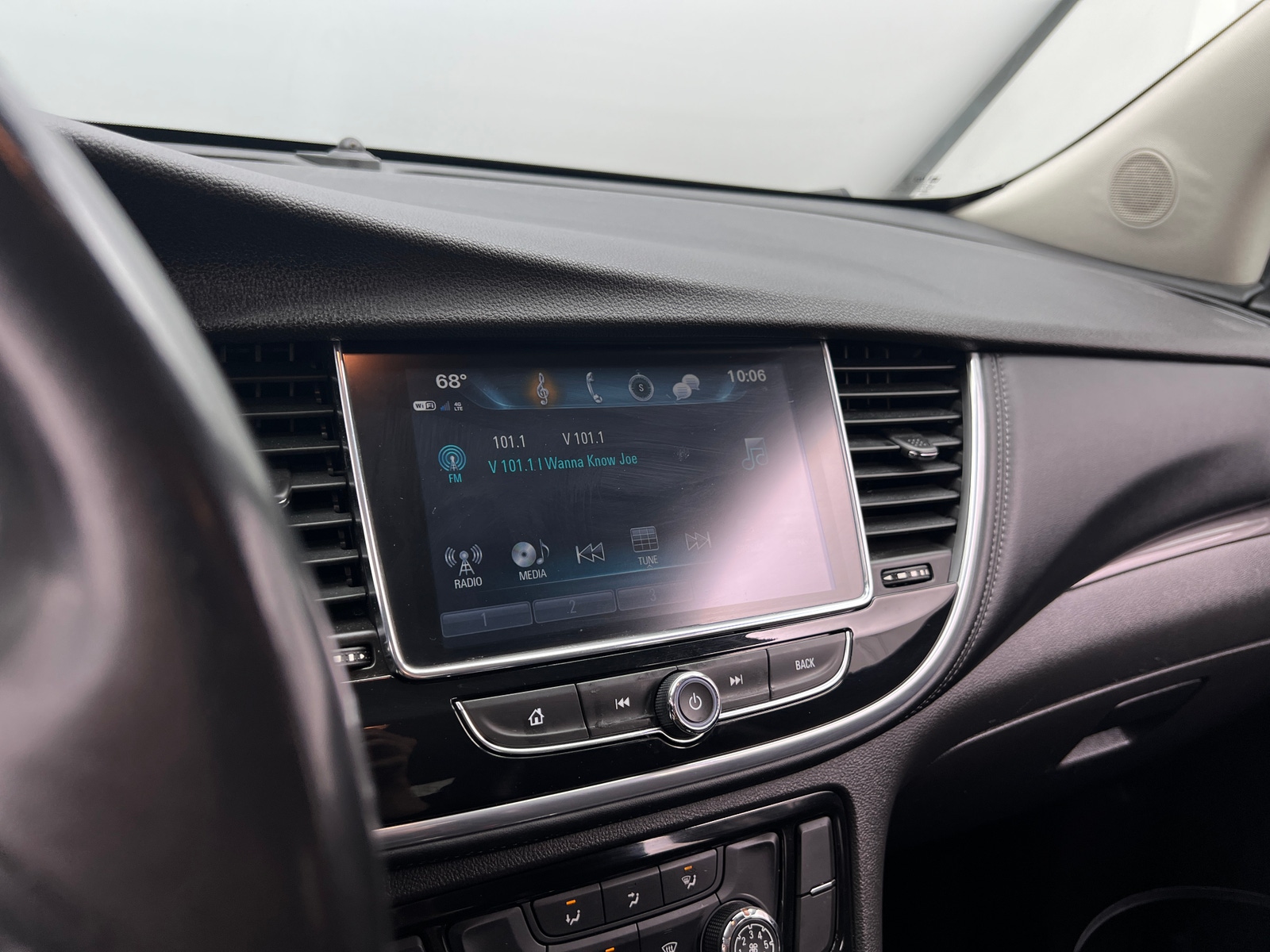 Thumbnail: 2019 Buick Encore - 3