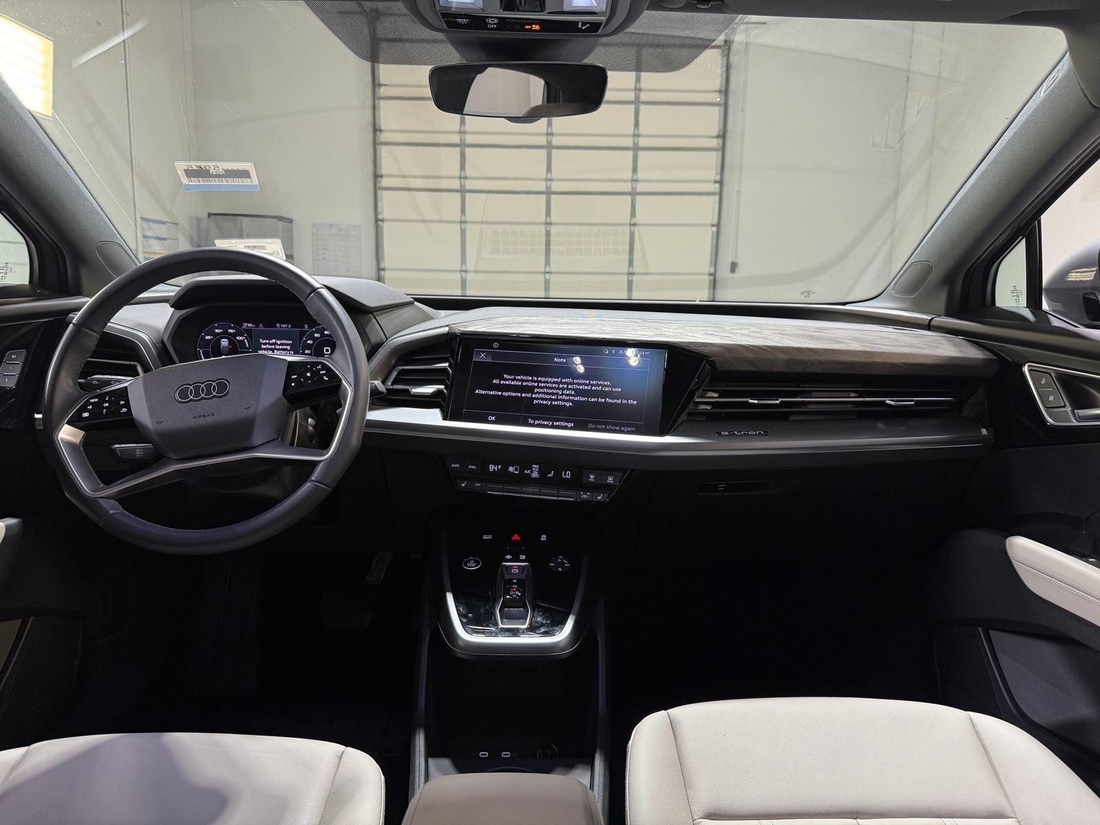 Thumbnail: 2023 Audi Q4 e-tron - 2