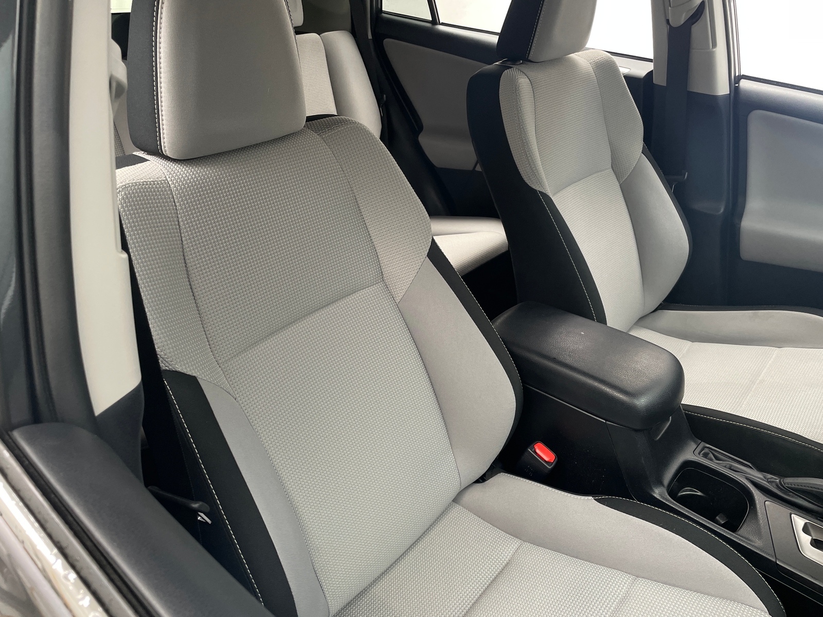 Thumbnail: 2018 Toyota RAV4 - 2