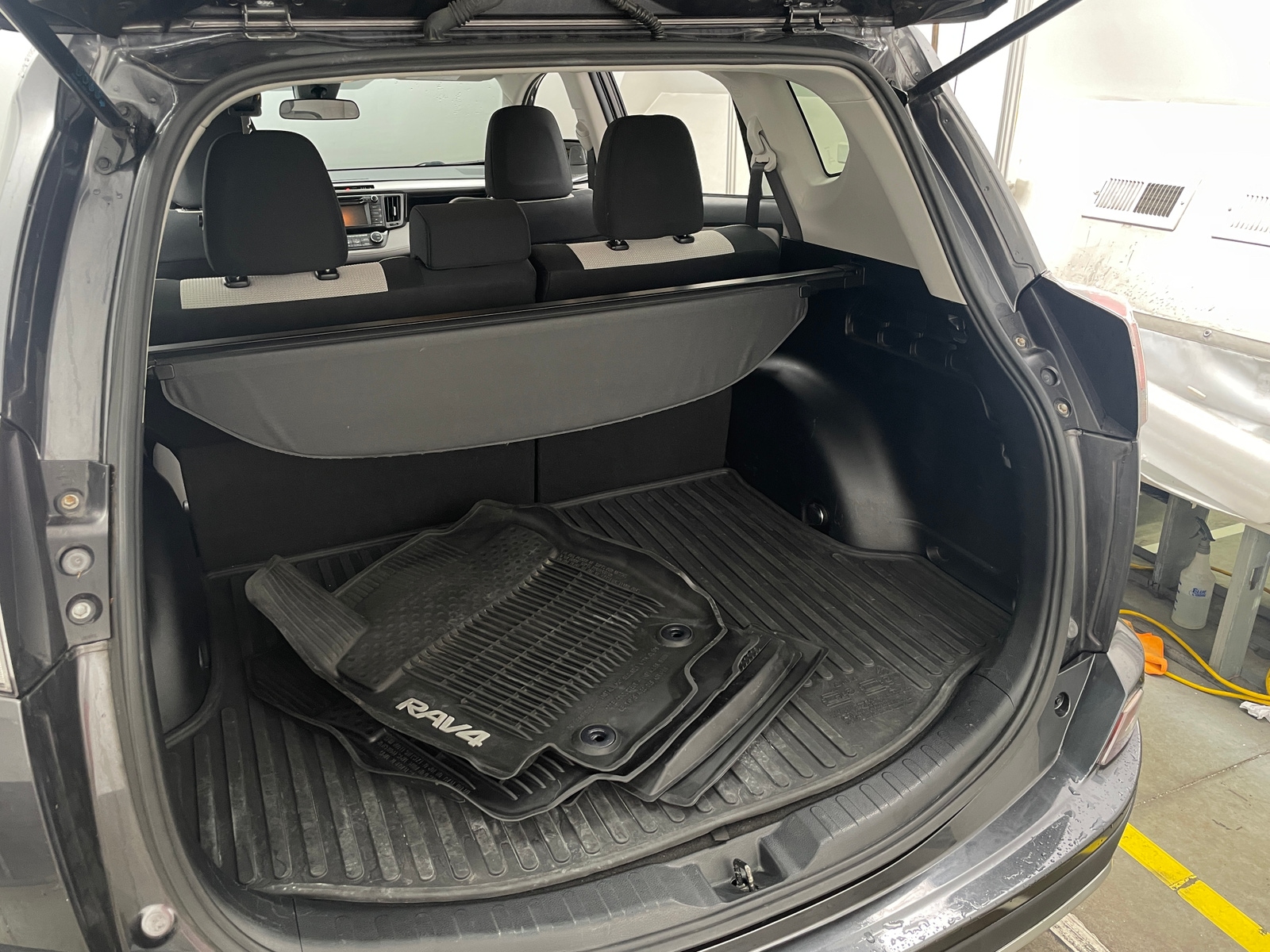 Thumbnail: 2018 Toyota RAV4 - 7