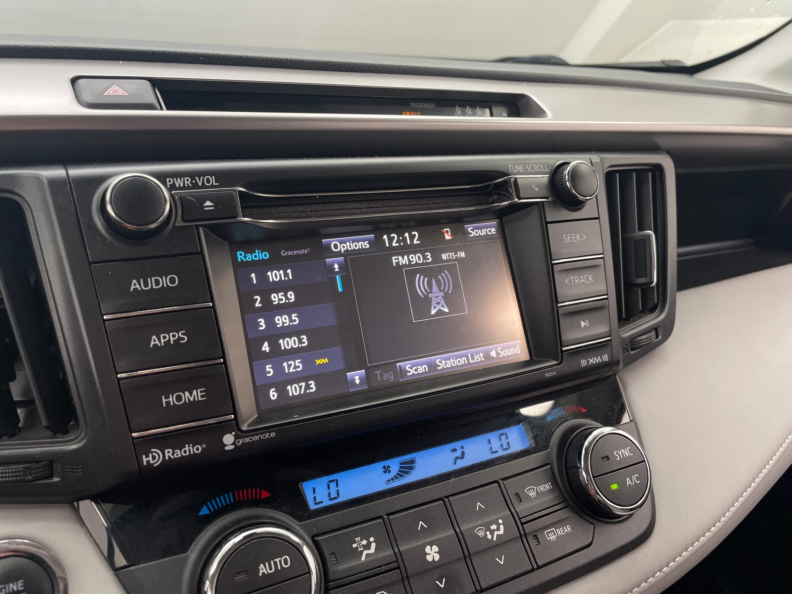 Thumbnail: 2018 Toyota RAV4 - 4