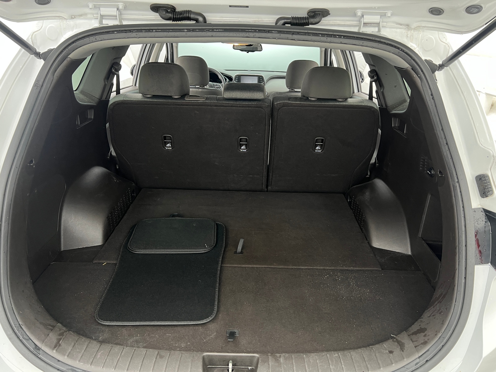 Thumbnail: 2019 Hyundai Santa Fe - 7