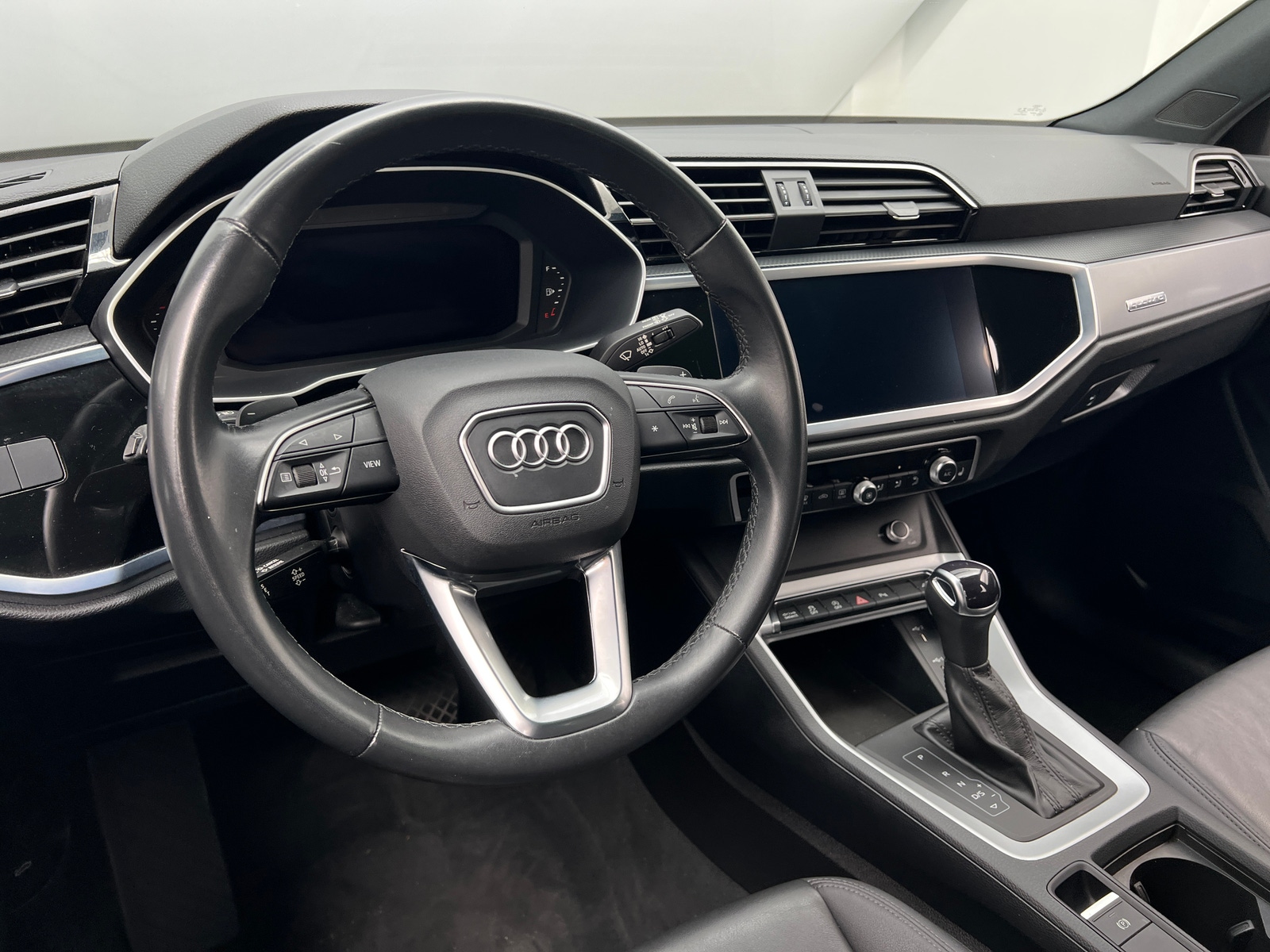Thumbnail: 2022 Audi Q3 - 4