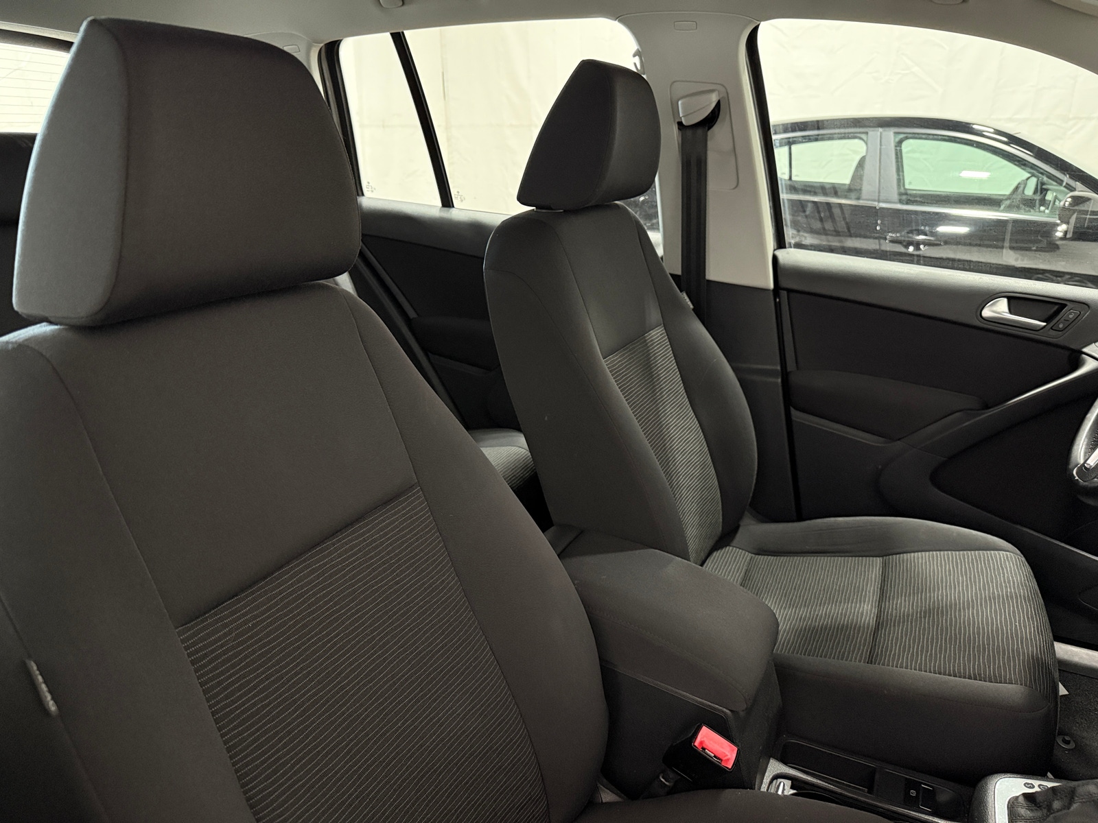 Thumbnail: 2015 Volkswagen Tiguan - 2