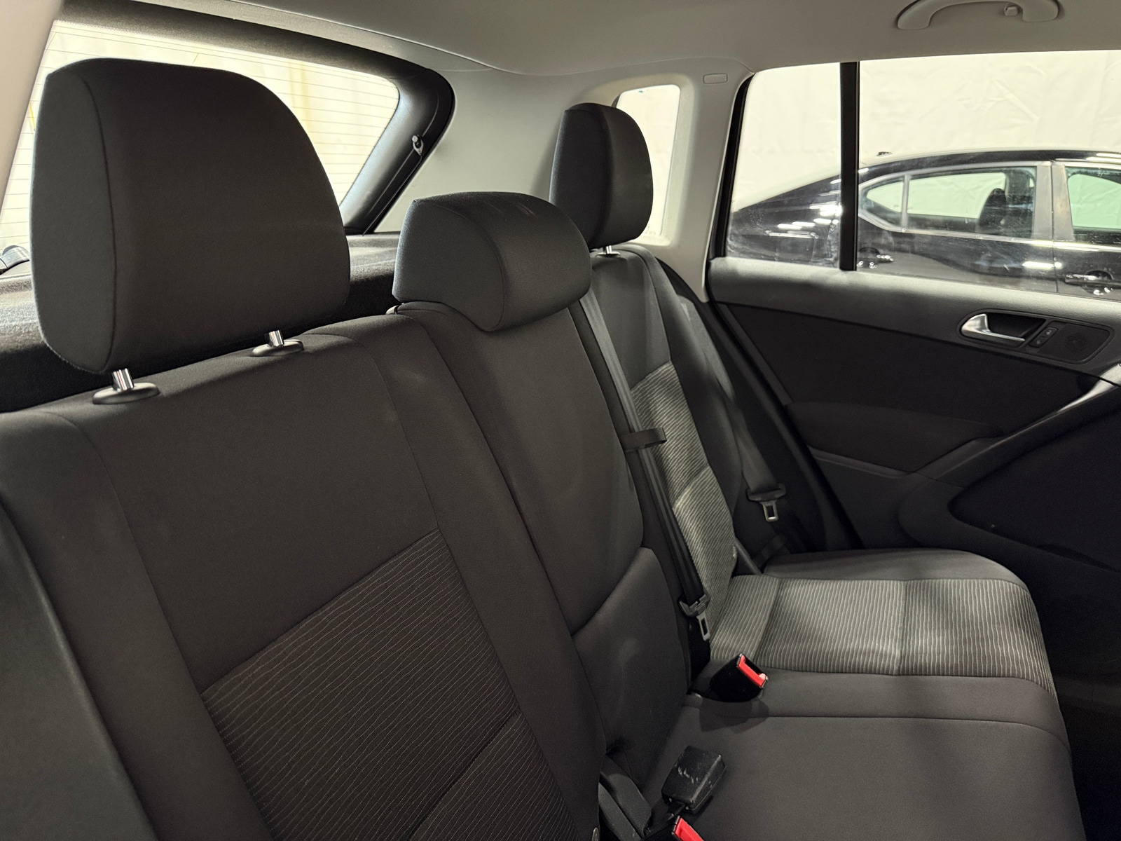 Thumbnail: 2015 Volkswagen Tiguan - 6