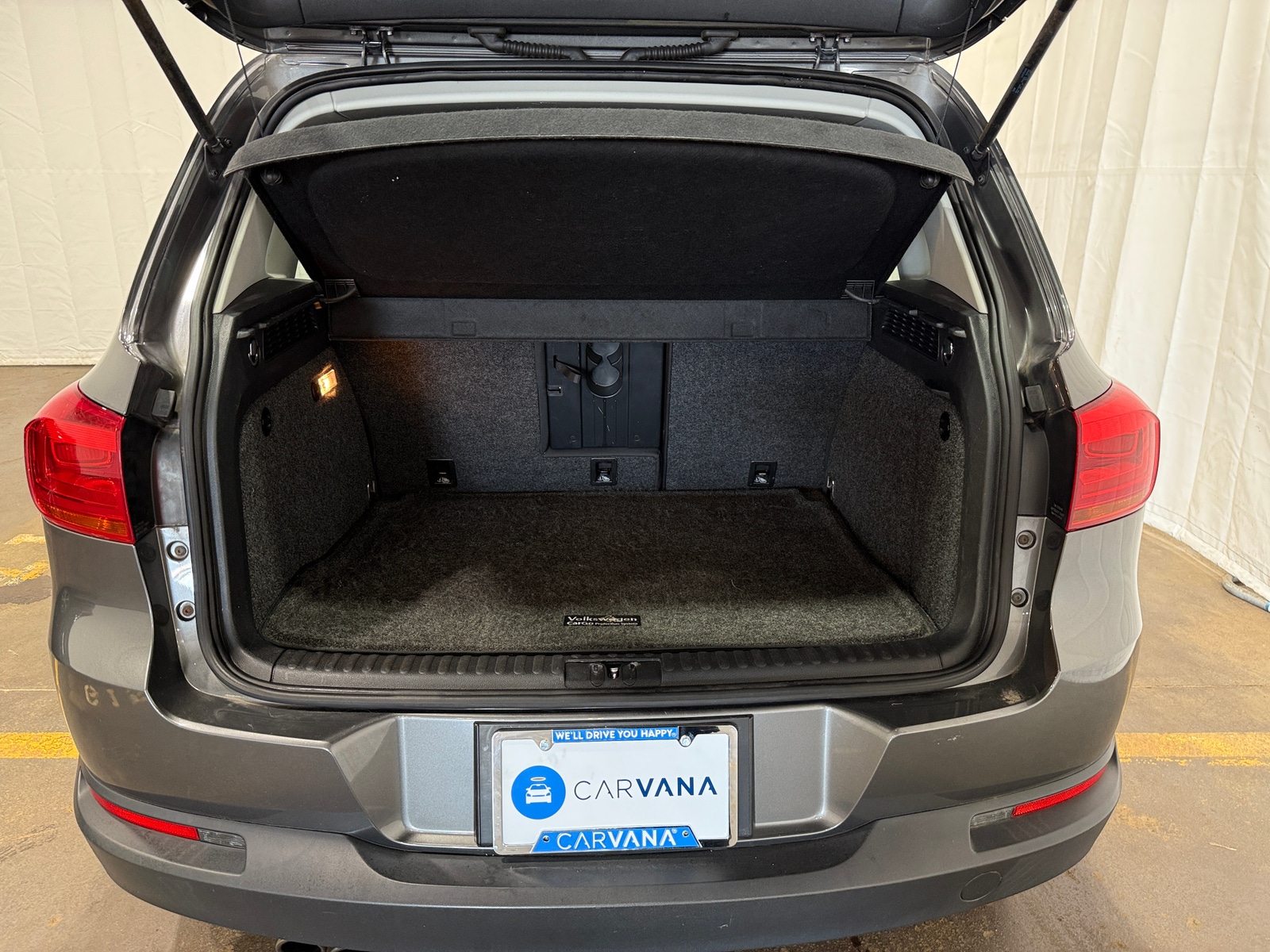 Thumbnail: 2015 Volkswagen Tiguan - 7