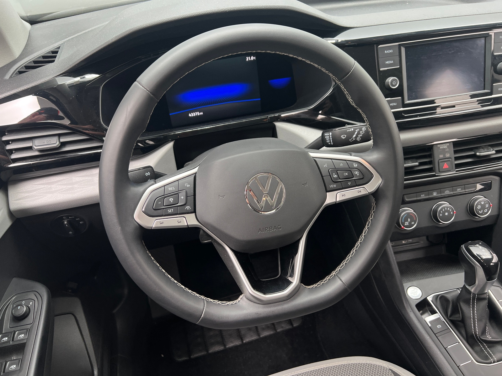 Thumbnail: 2022 Volkswagen Taos - 5