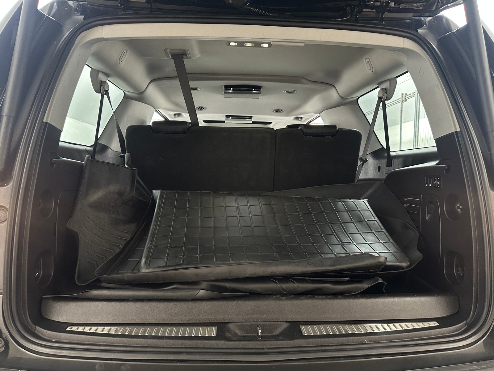 Thumbnail: 2018 Chevrolet Suburban - 6