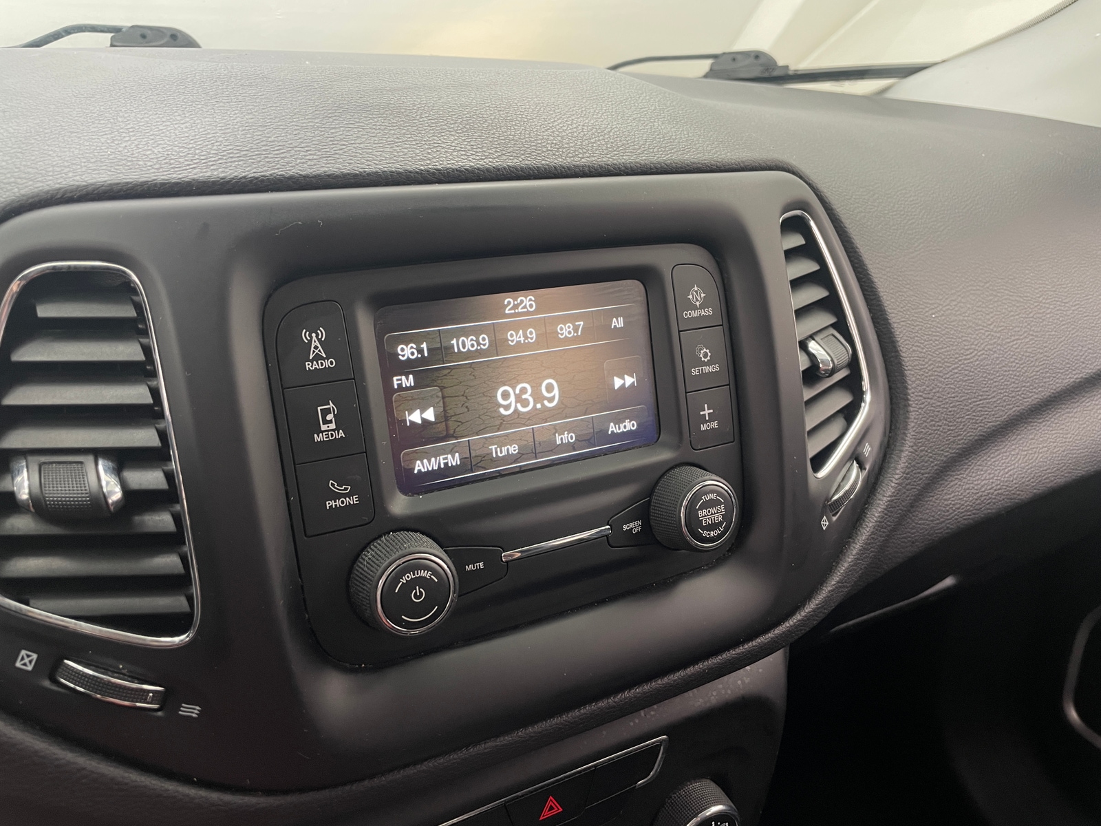 Thumbnail: 2018 Jeep Compass - 4