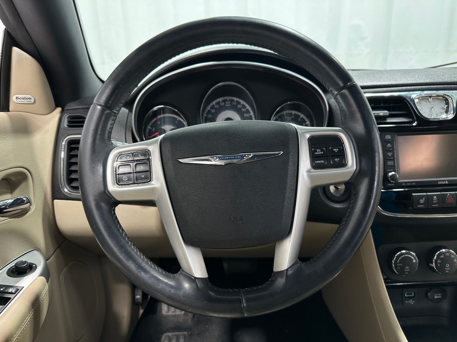 Thumbnail: 2013 Chrysler 200 - 4