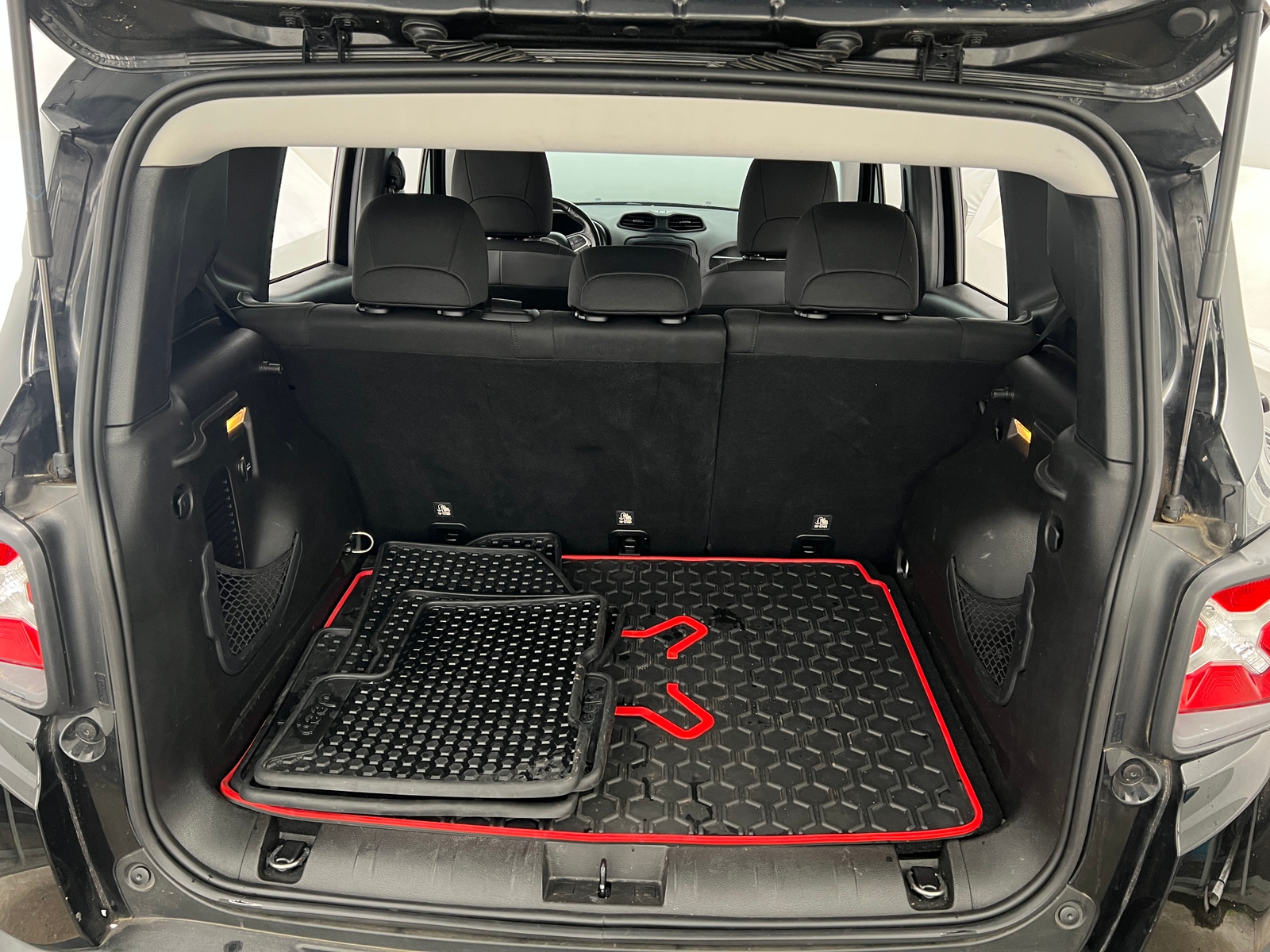 Thumbnail: 2017 Jeep Renegade - 7